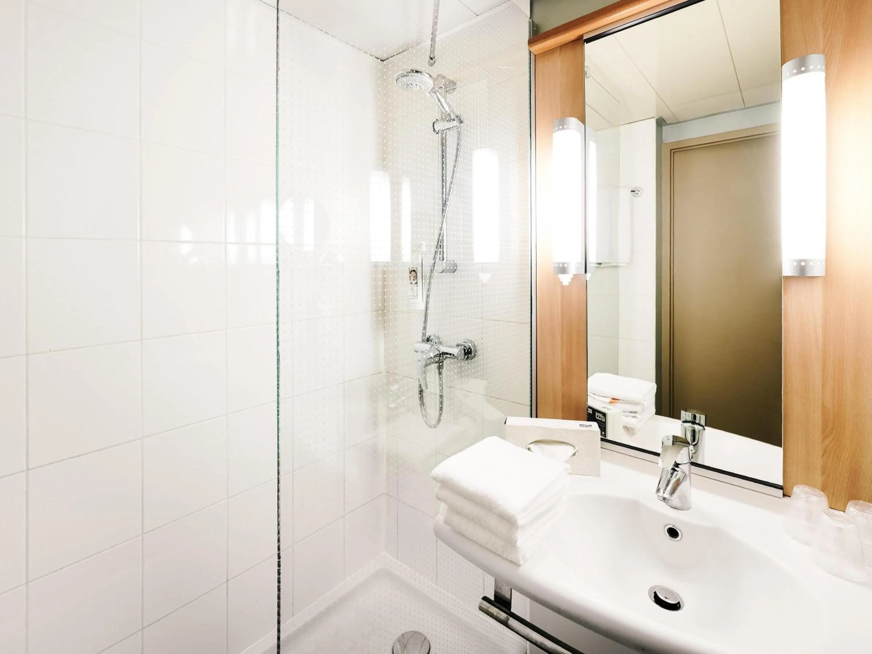 Bedroom in ibis Stuttgart Centrum