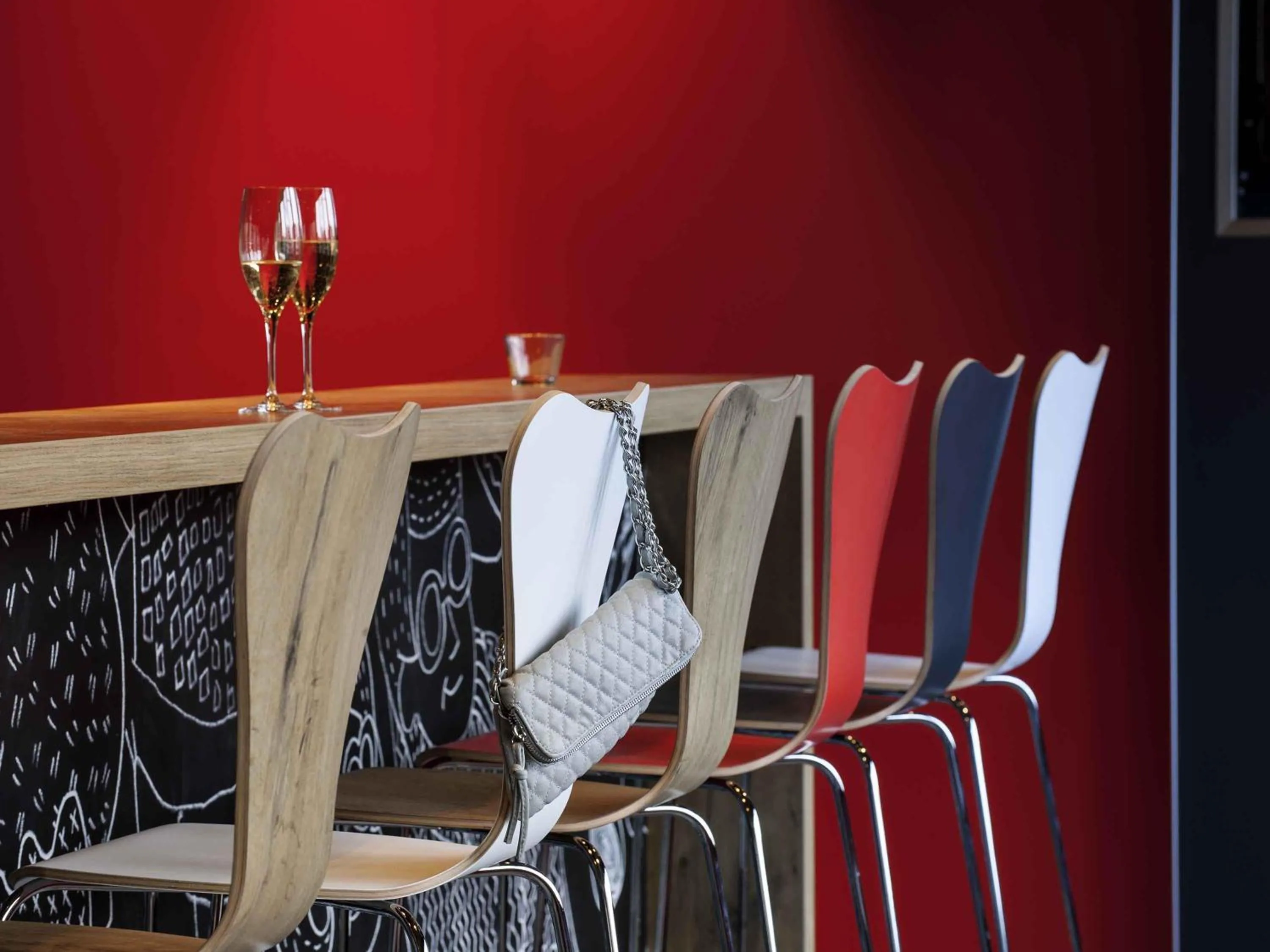 Lounge or bar in ibis Stuttgart Centrum