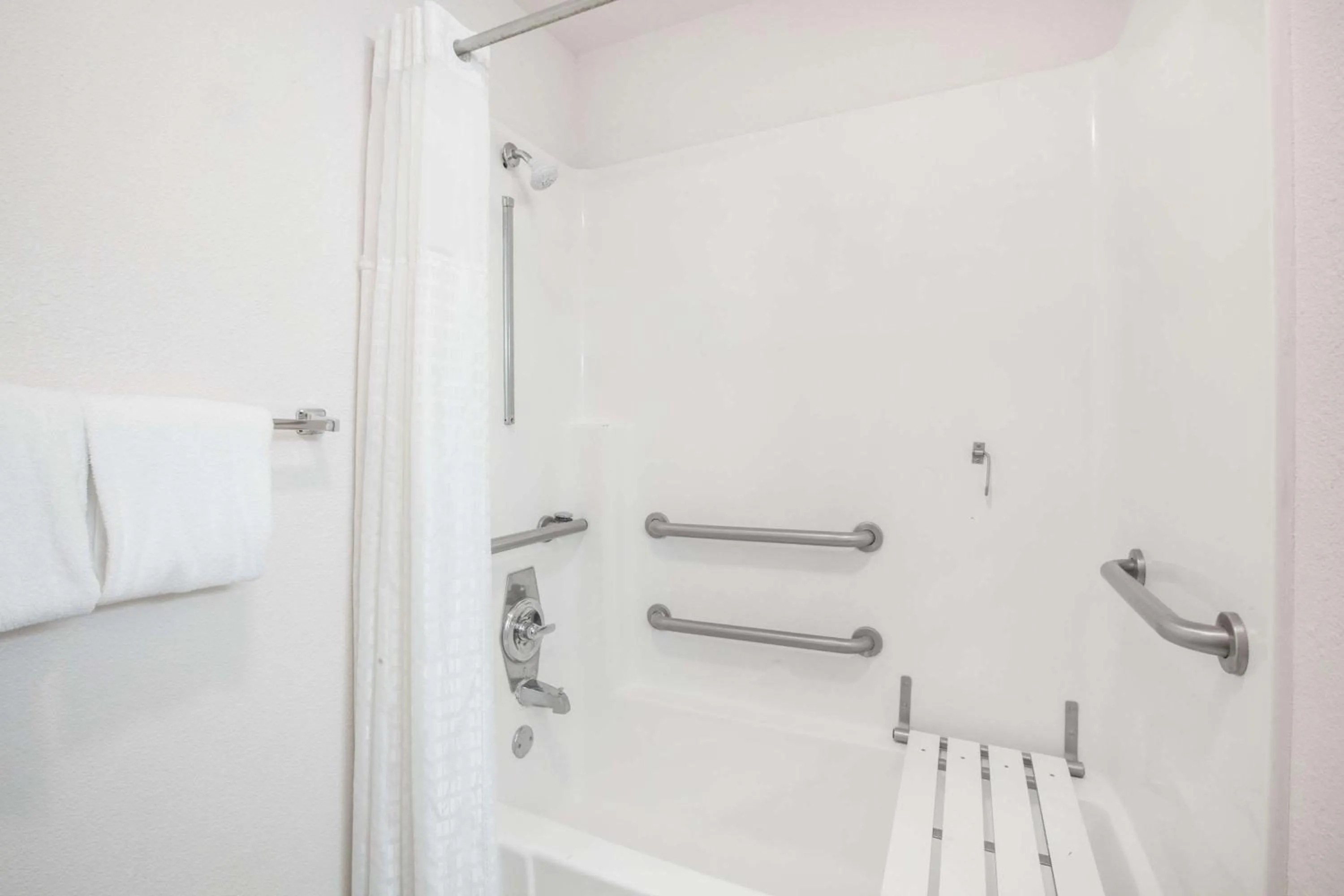 Bathroom in Super 8 by Wyndham Hayward Downtown