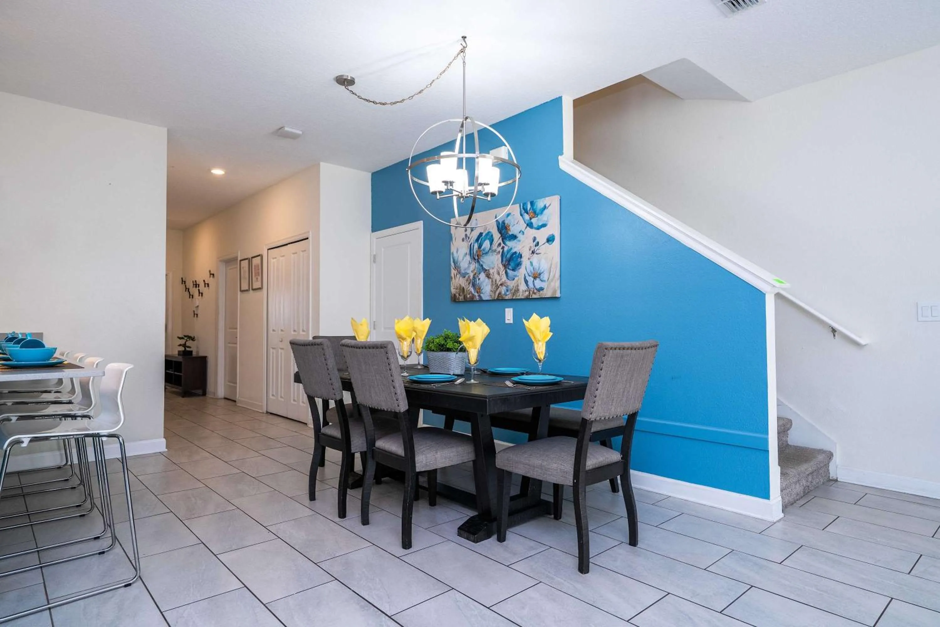 Stunning 5 Bd Home w/ Pool Close to Disney 4822