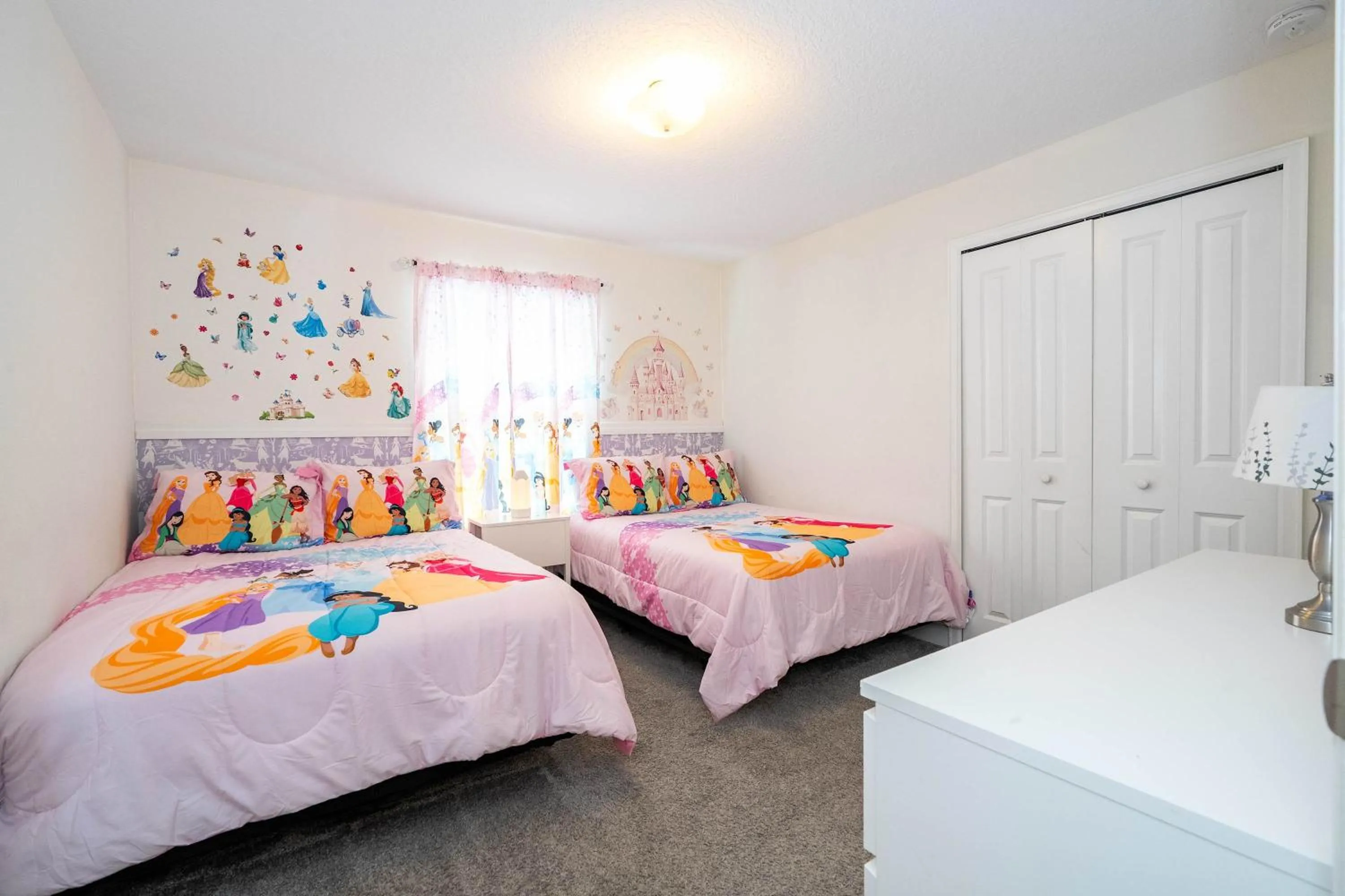 Bed in Stunning 5 Bd Home w/ Pool Close to Disney 4822