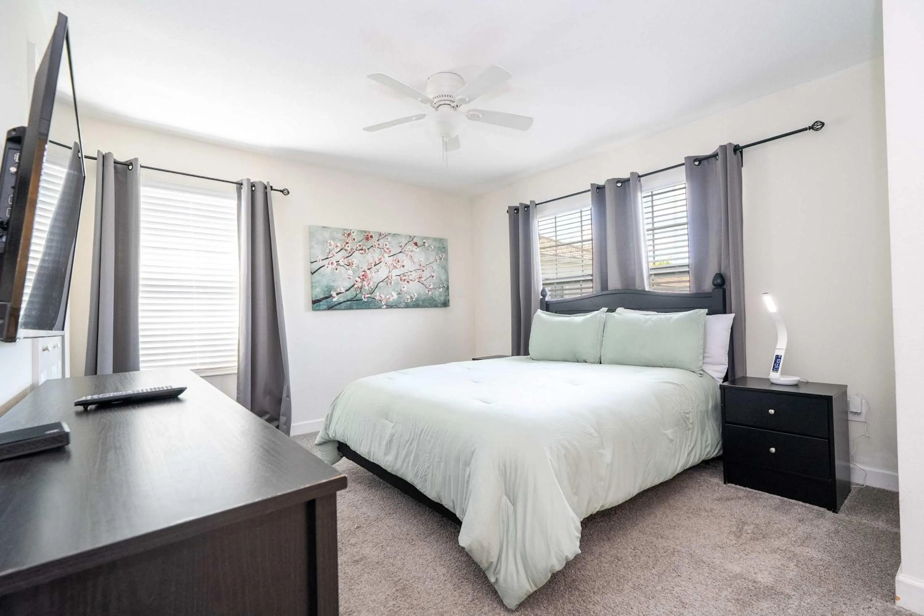 Bed in Stunning 5 Bd Home w/ Pool Close to Disney 4822