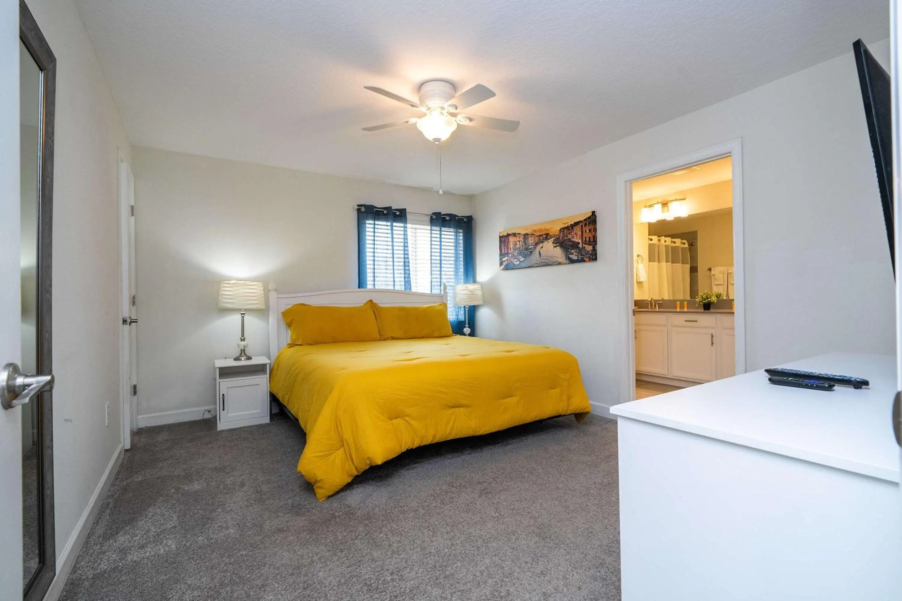 Bed in Stunning 5 Bd Home w/ Pool Close to Disney 4822