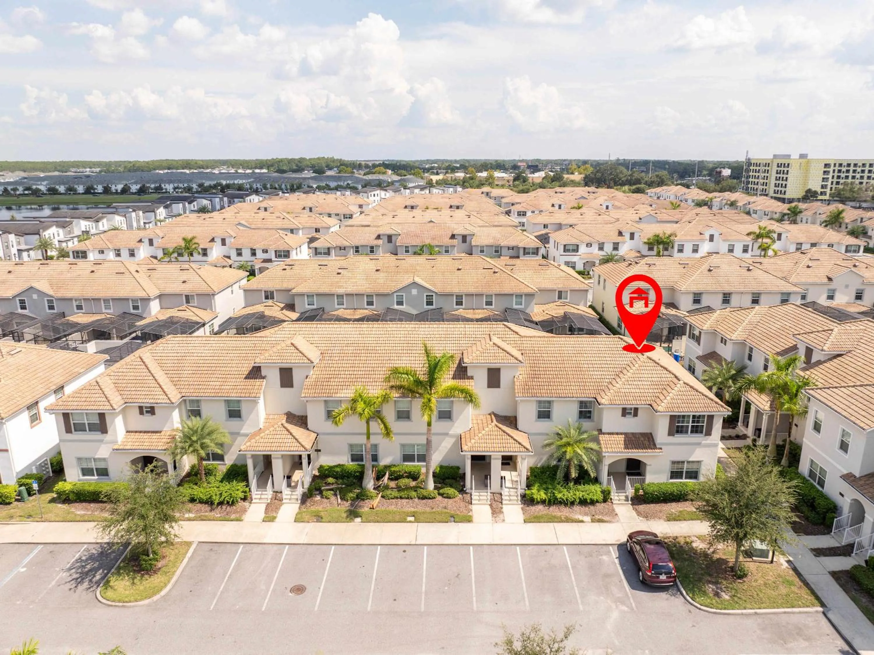 Stunning 5 Bd Home w/ Pool Close to Disney 4822