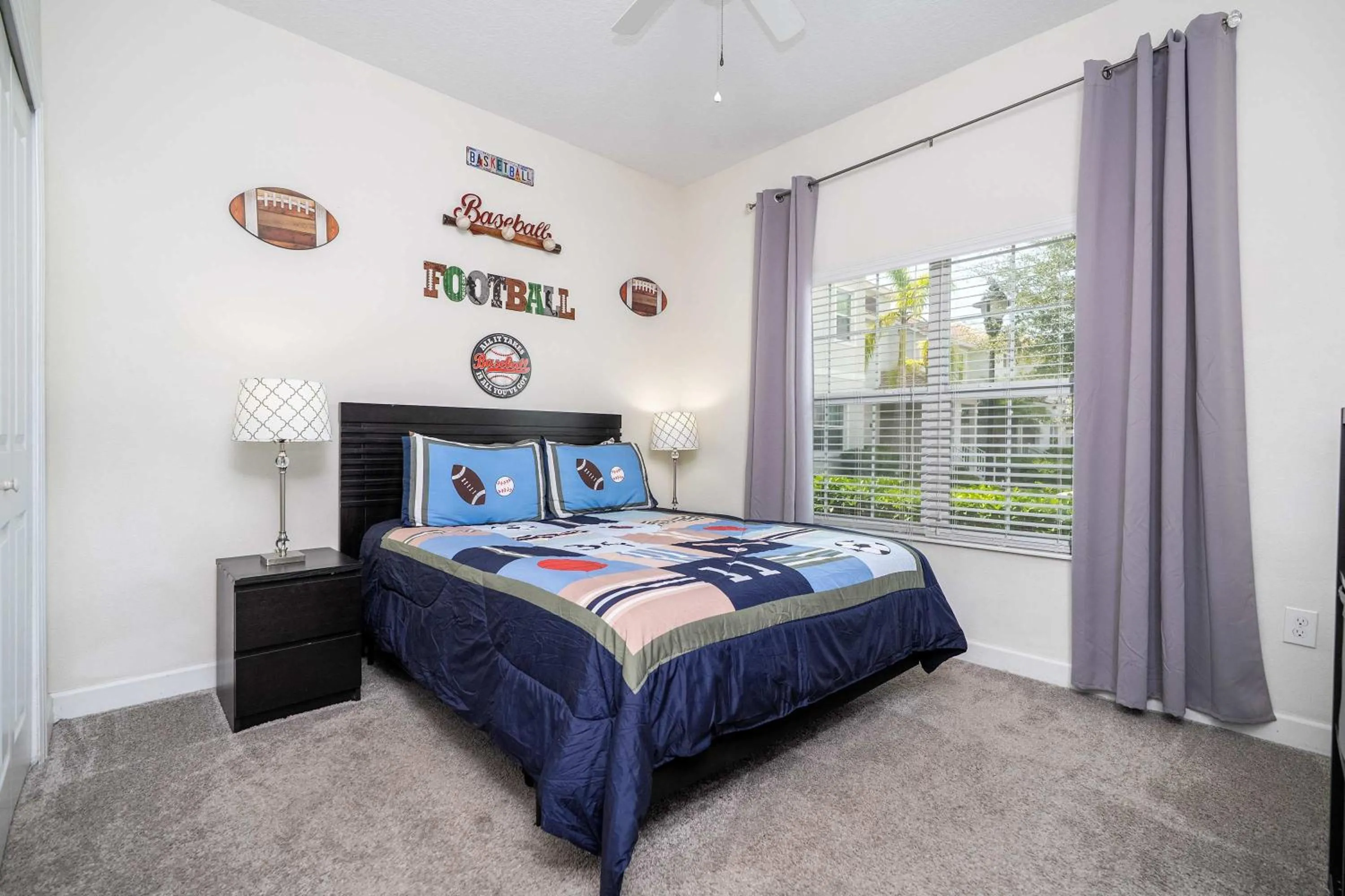 Bed in Stunning 5 Bd Home w/ Pool Close to Disney 4822