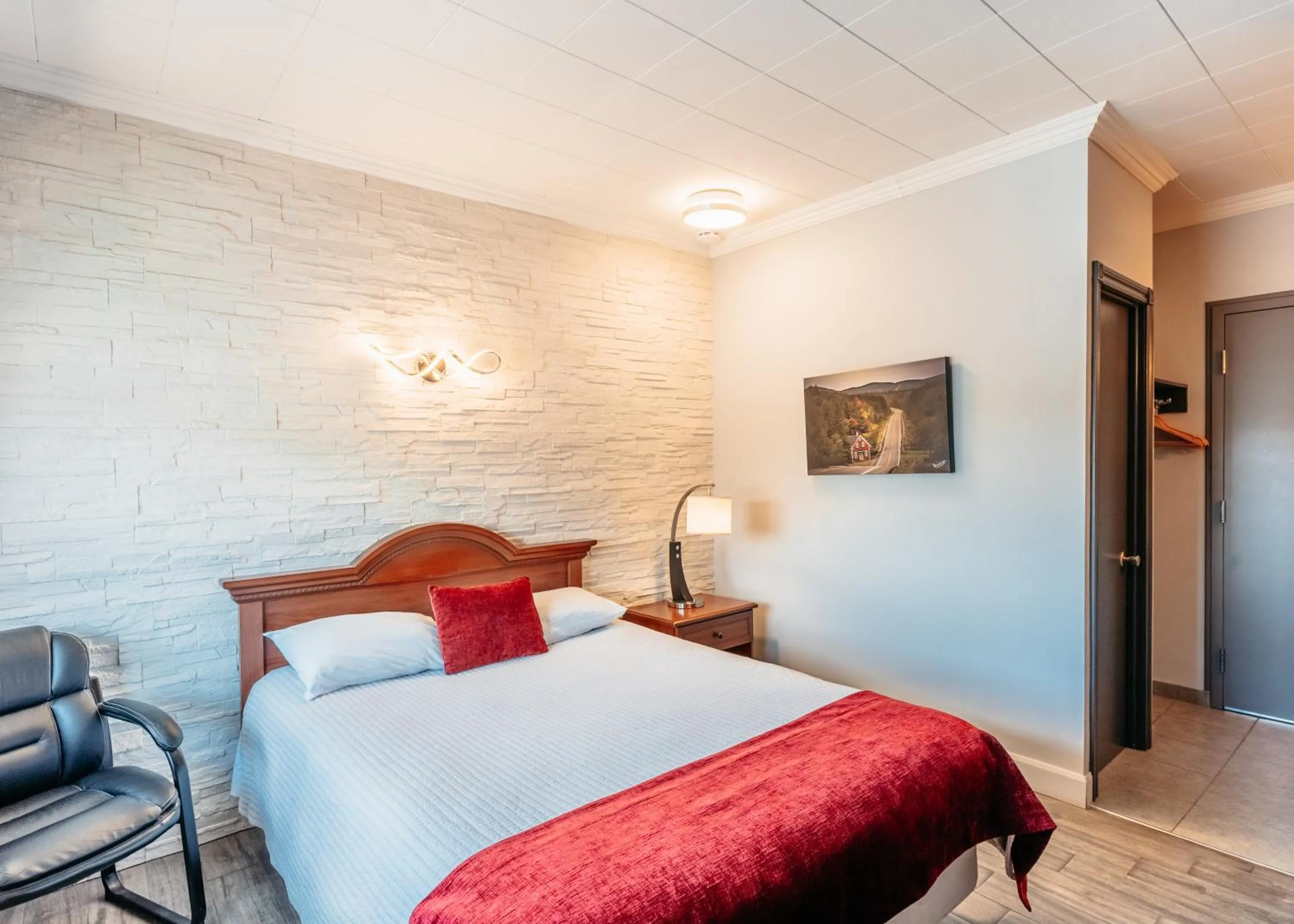 Bed in Hotel Motel Le Quiet