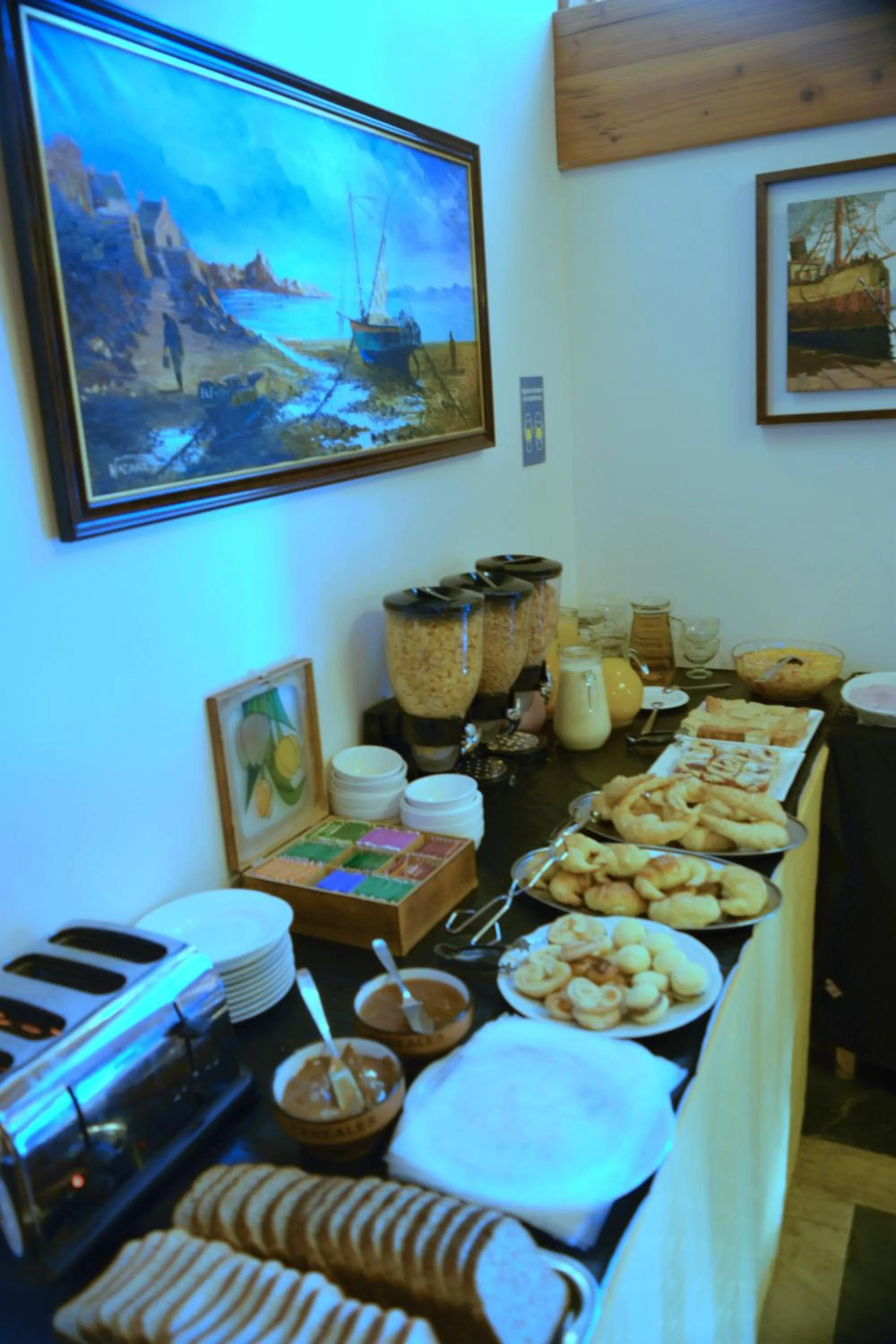 Buffet breakfast in Hosteria Patagon