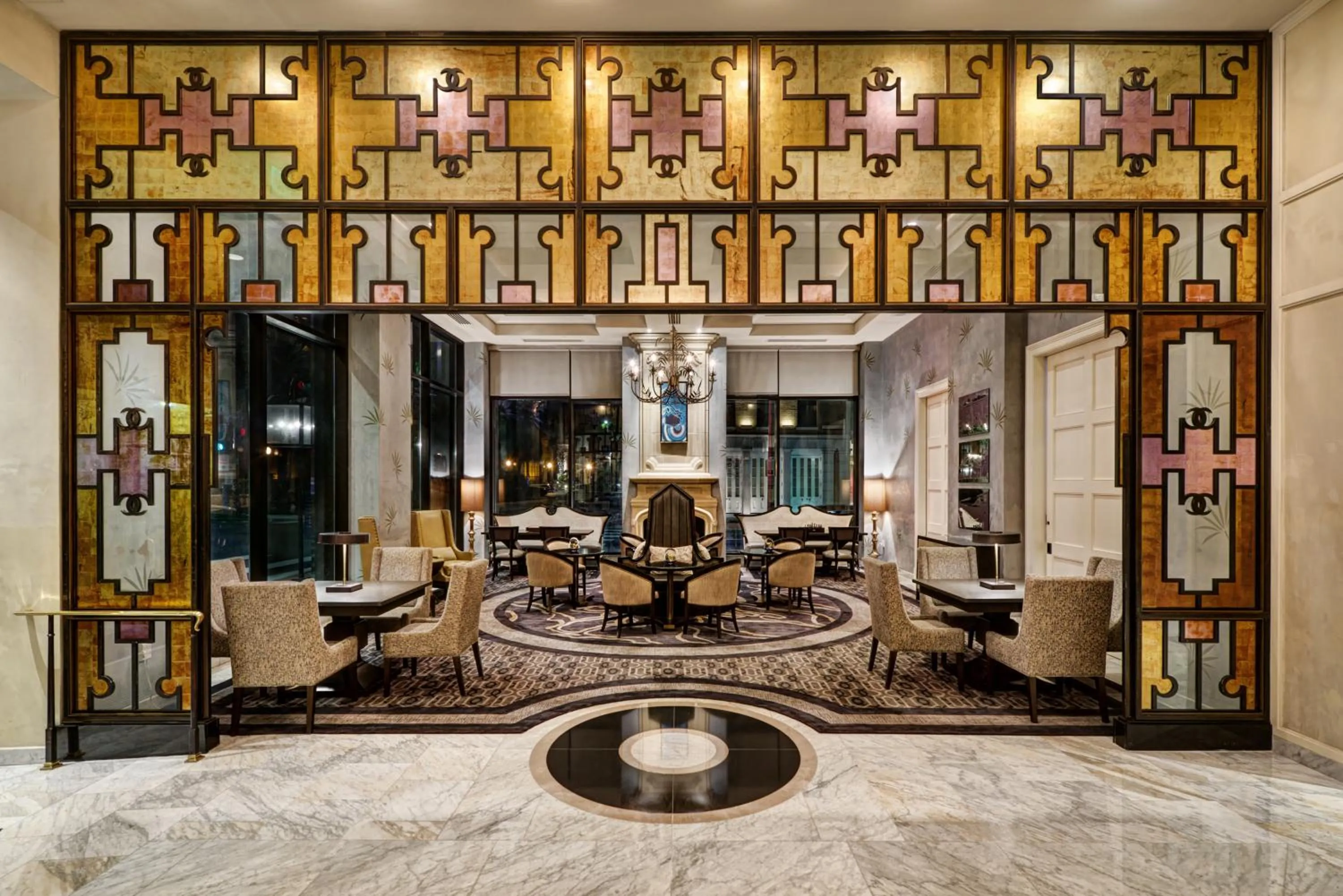 Seating area in Loews New Orleans Hotel
