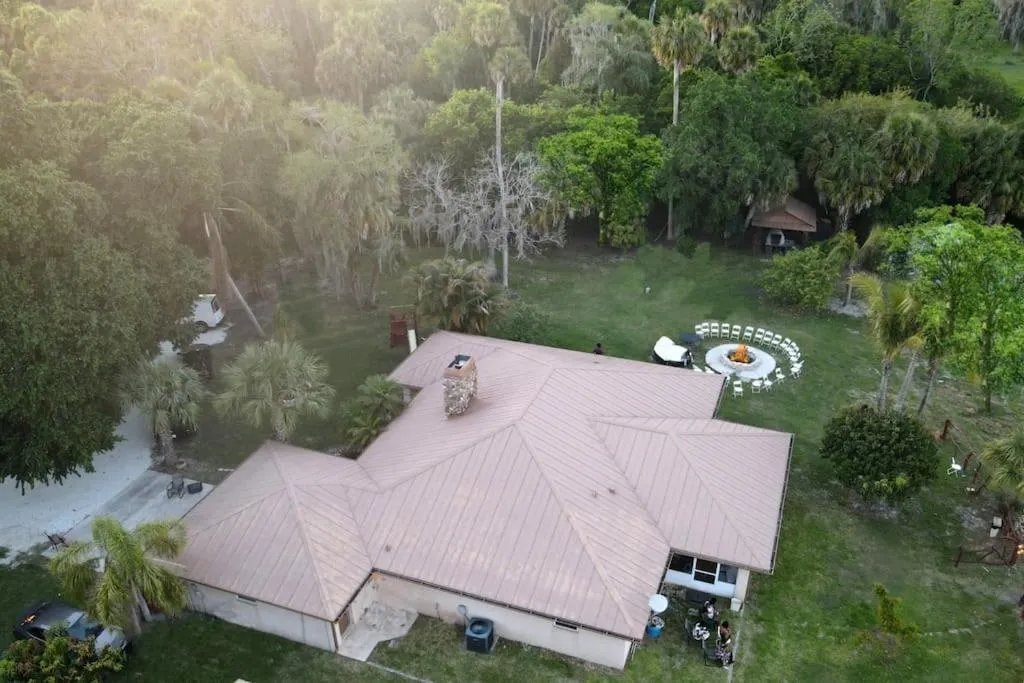 Beautiful Vacation Home Across From Lake Okeechobee