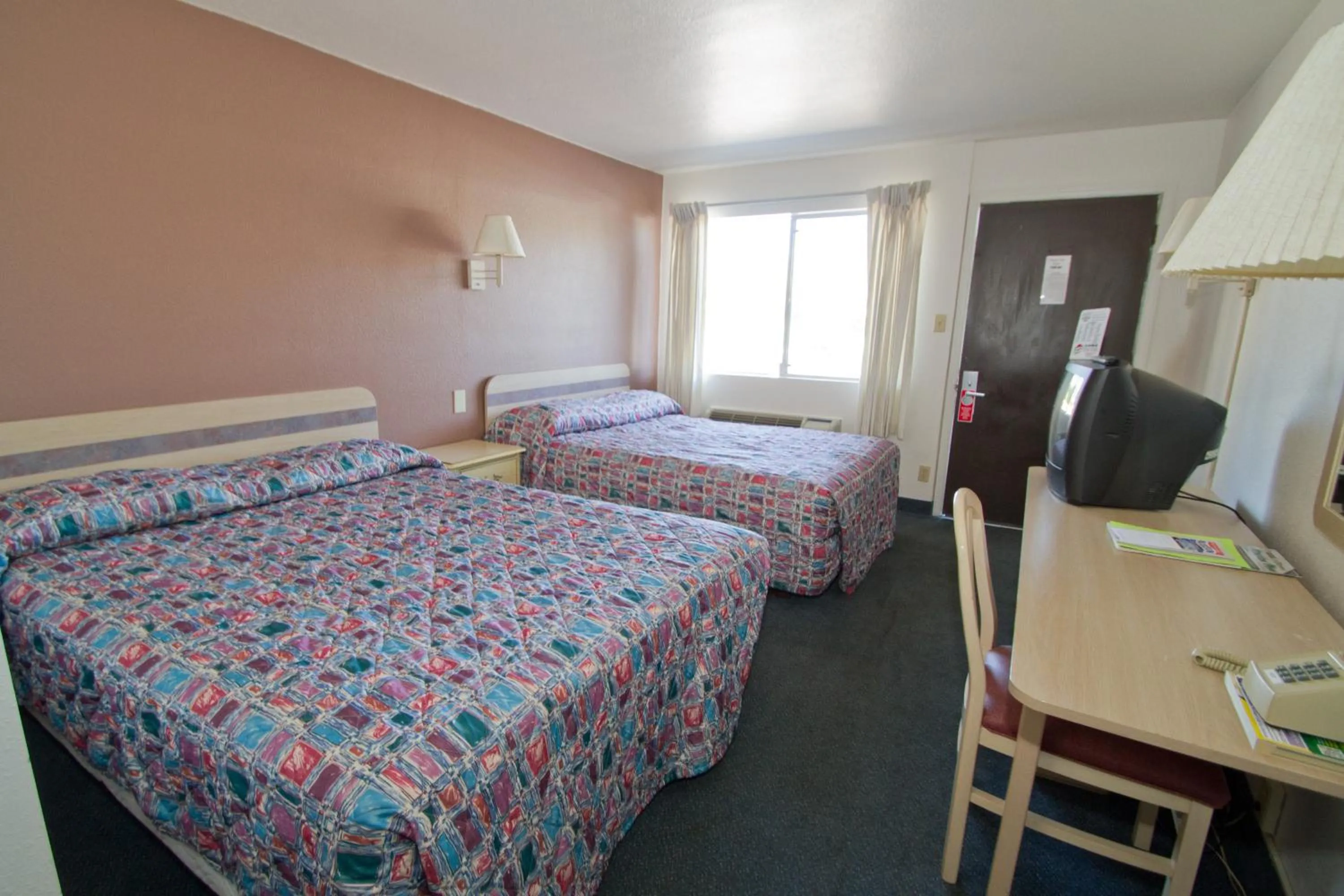 Photo of the whole room in Brooks St. Motor Inn