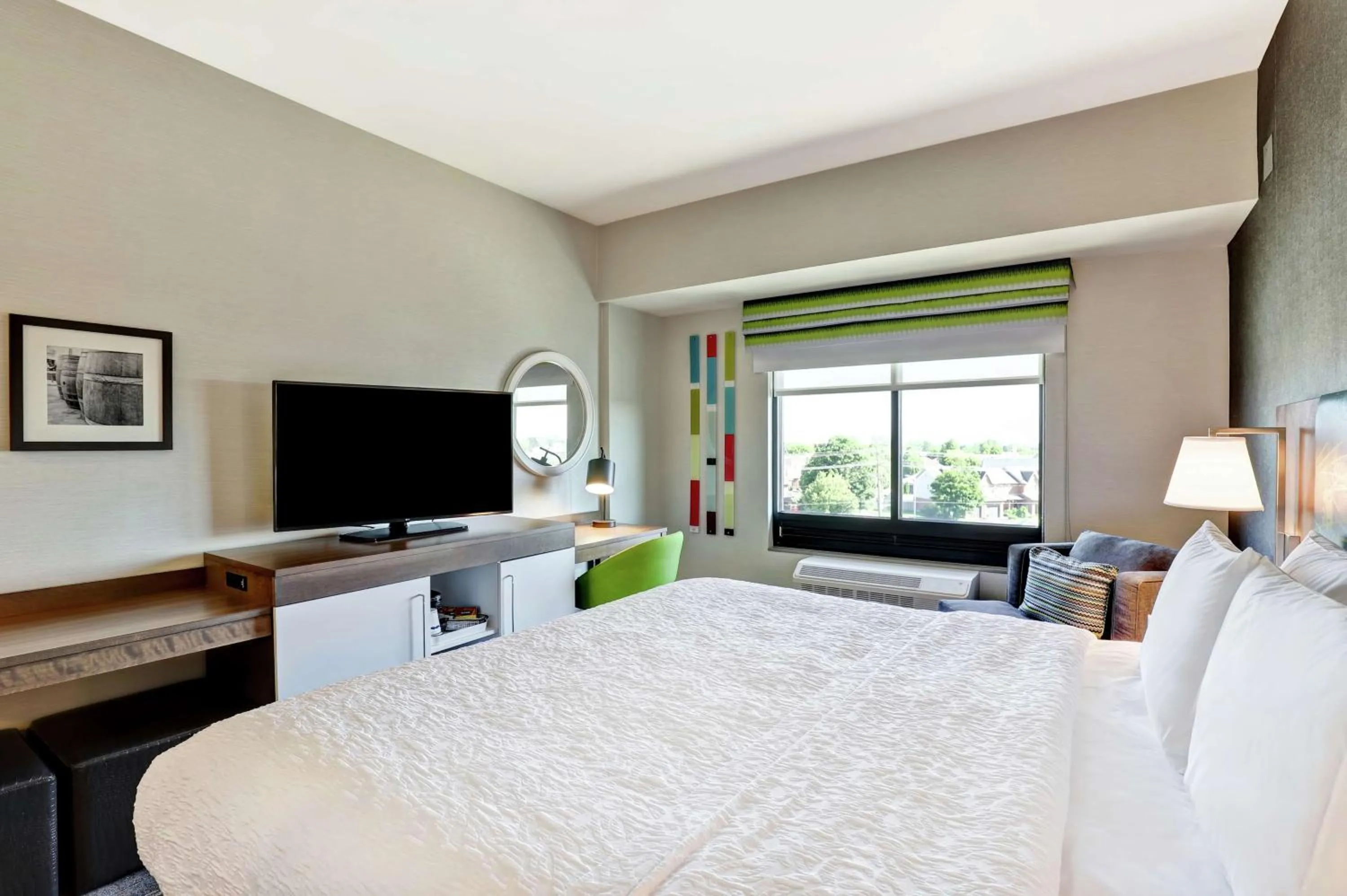 Bedroom, Bed in Hampton Inn Egg Harbor Township Atlantic City