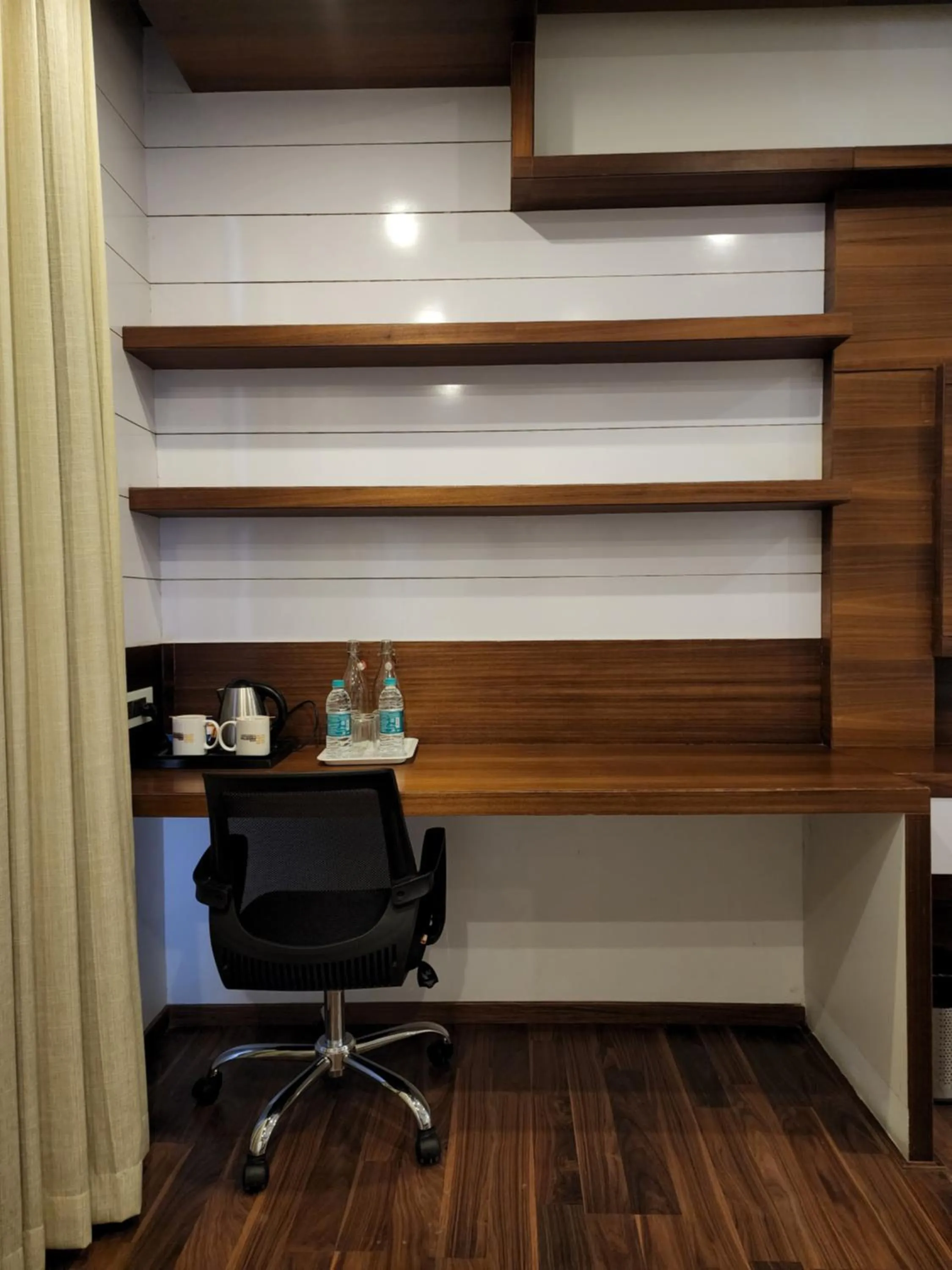 hair dresser in Hotel Preethi International