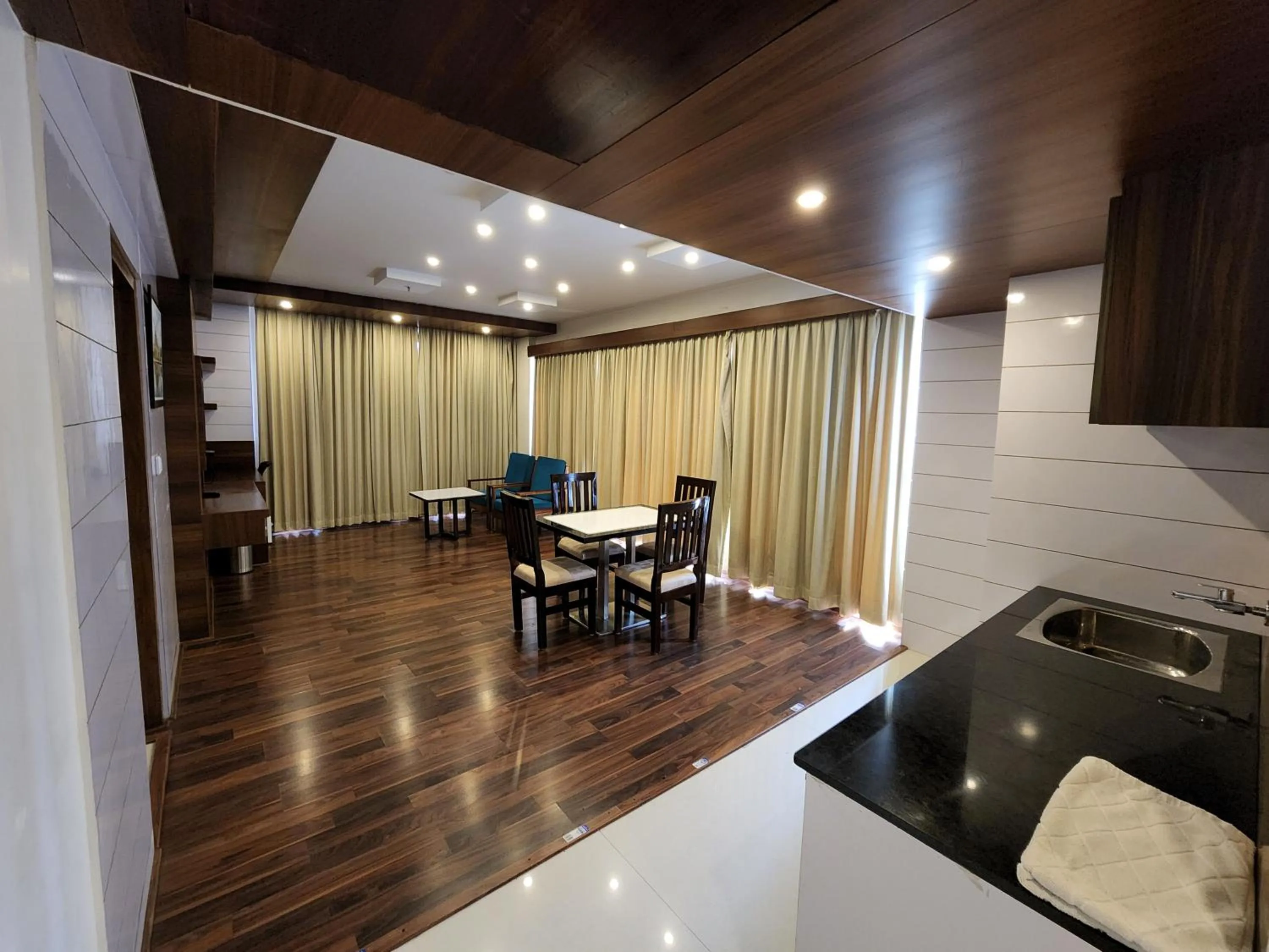 Living room in Hotel Preethi International