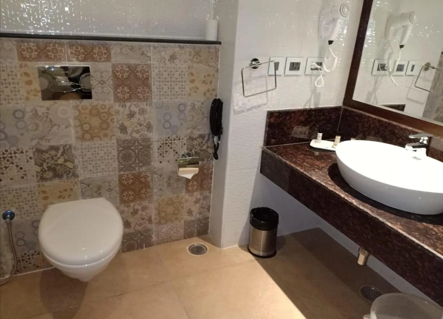 Bathroom in Hotel Preethi International