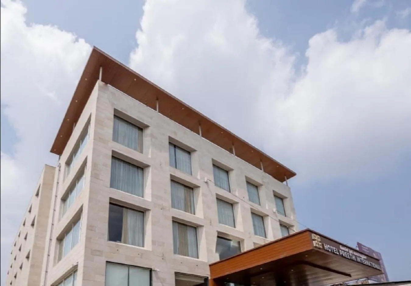 Facade/entrance in Hotel Preethi International