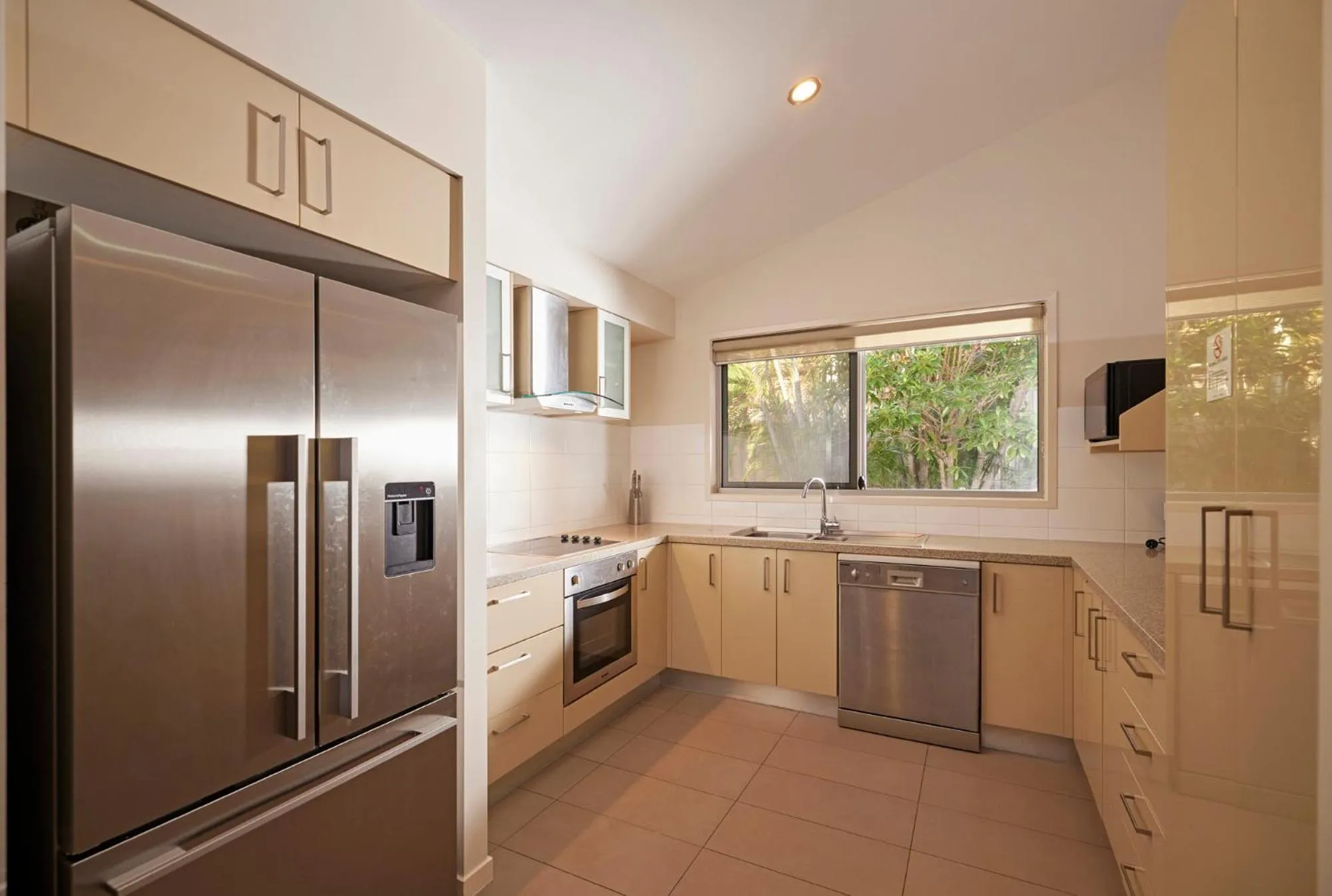 Kitchen or kitchenette in Brisbane Holiday Village