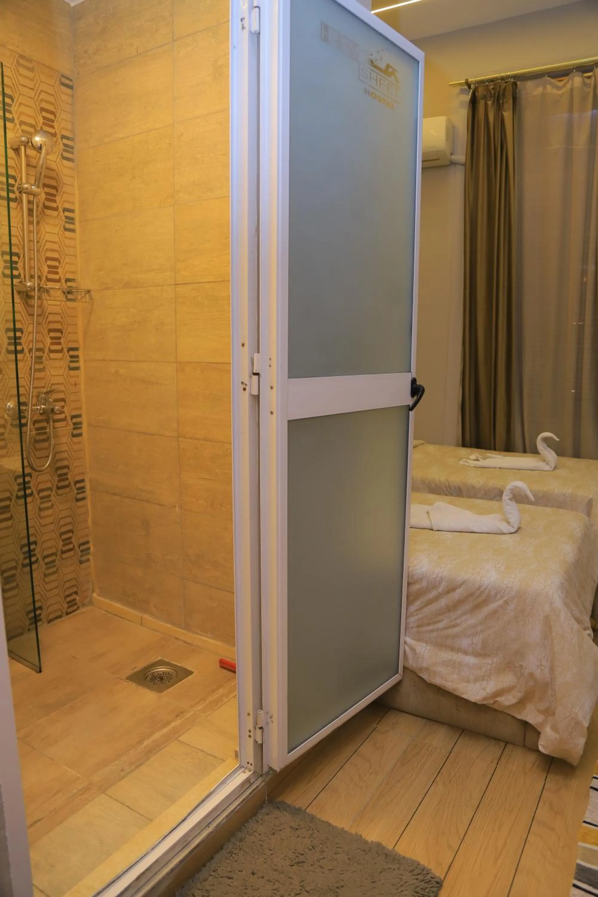 Bathroom, Bed in Holy Sheet Hostel