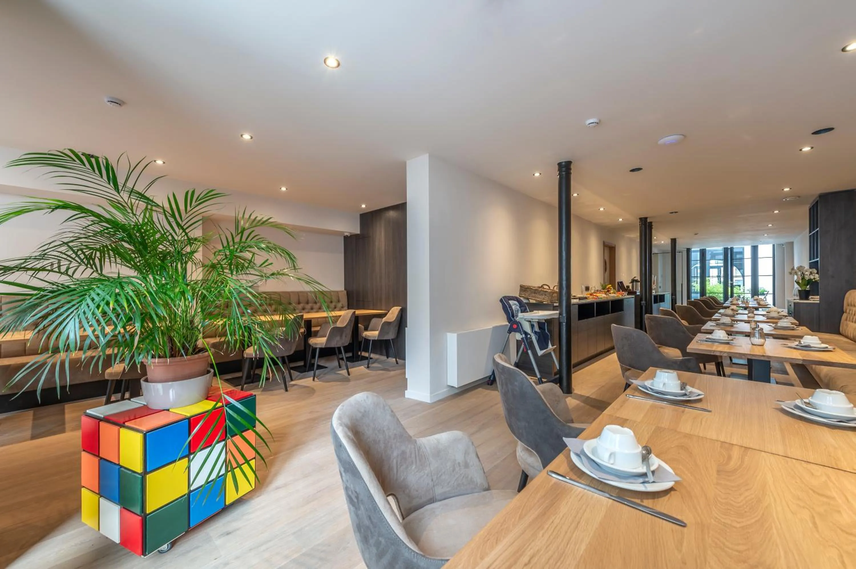 Seating area in Hotel Monarc