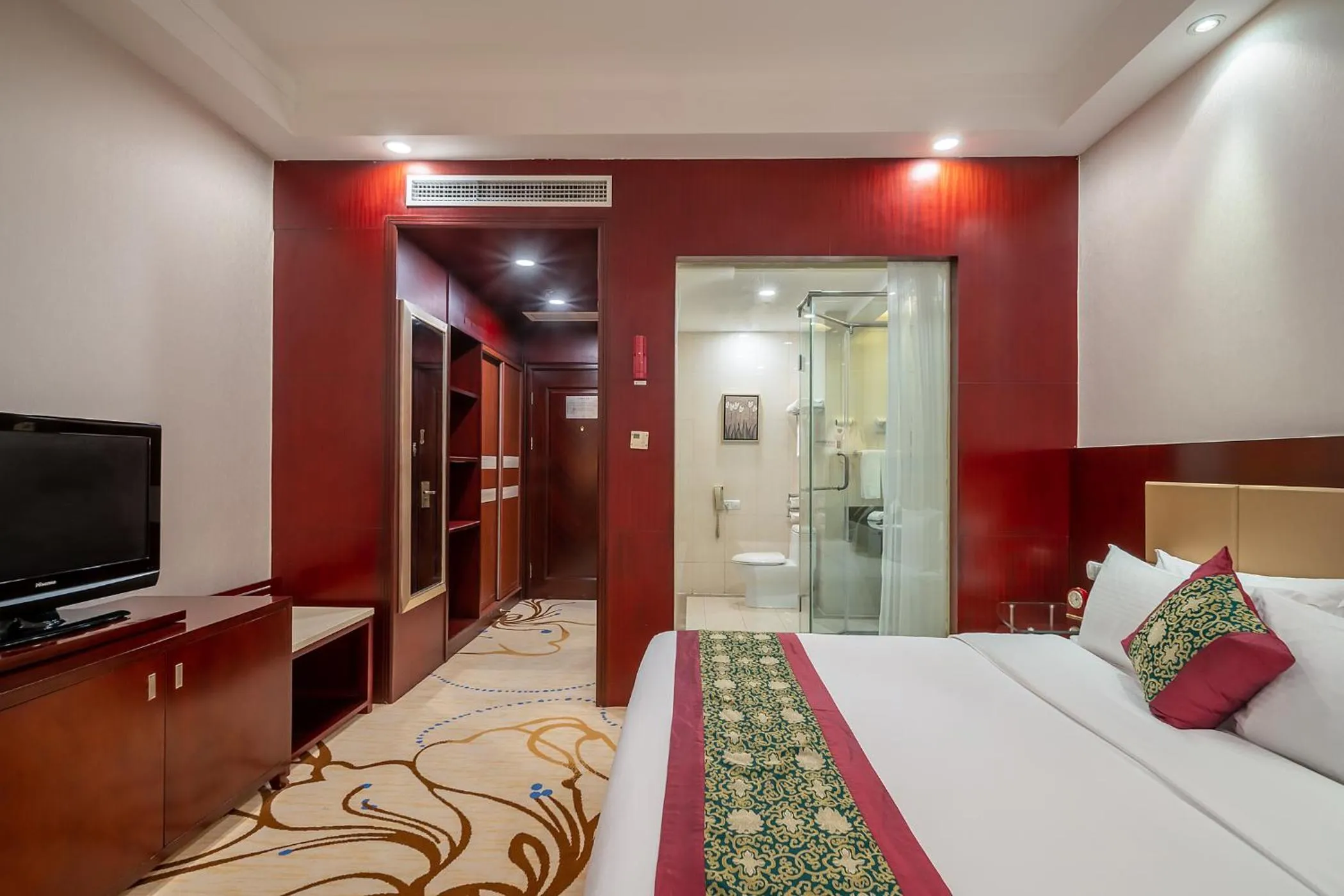 Bed in Grand Metropark Hotel Shandong