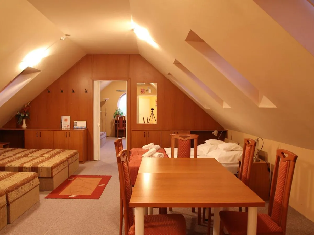 Dining area, Bed in Thermál Panzió