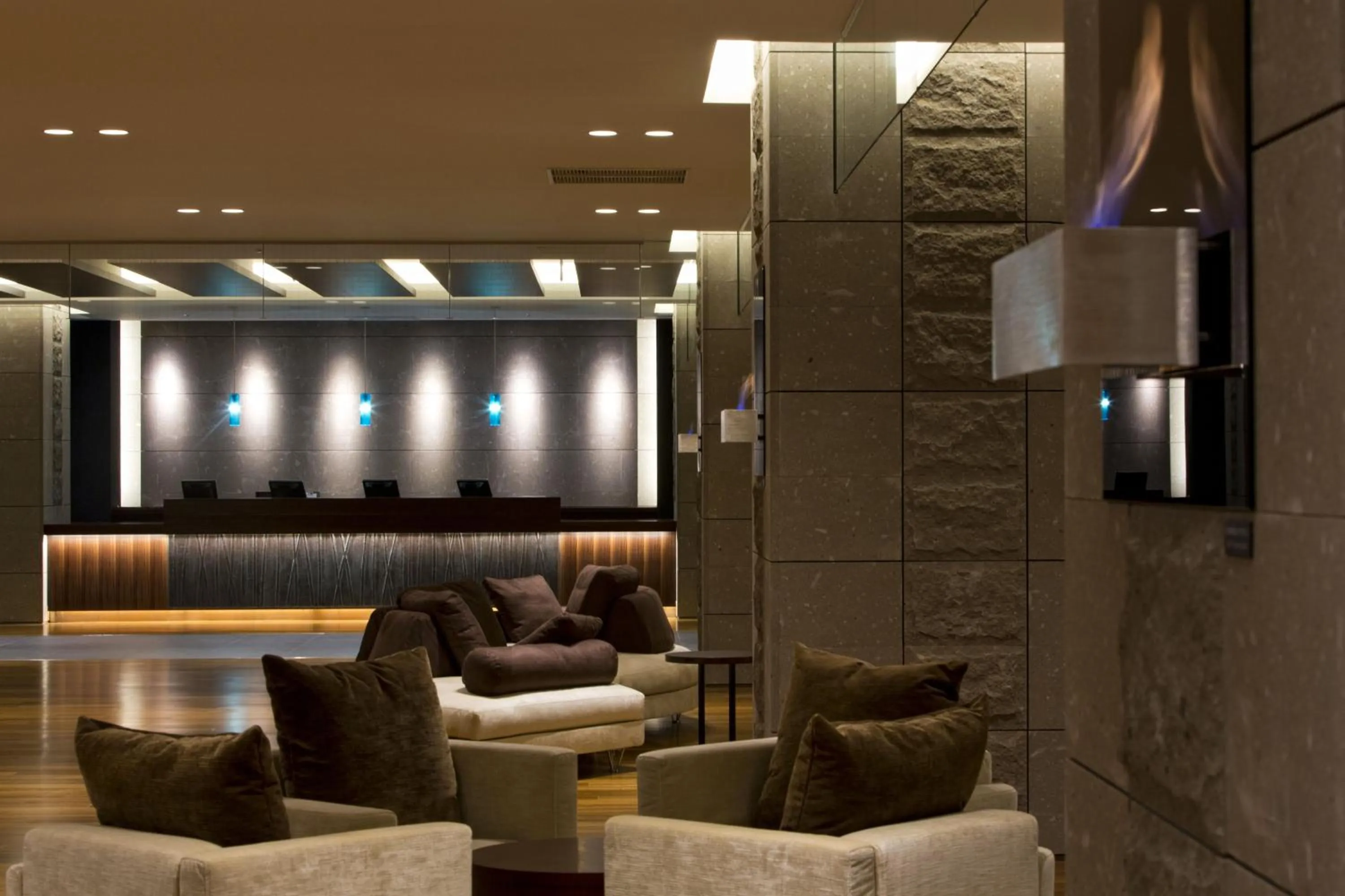 Lobby or reception in The Lake View Toya Nonokaze Resort