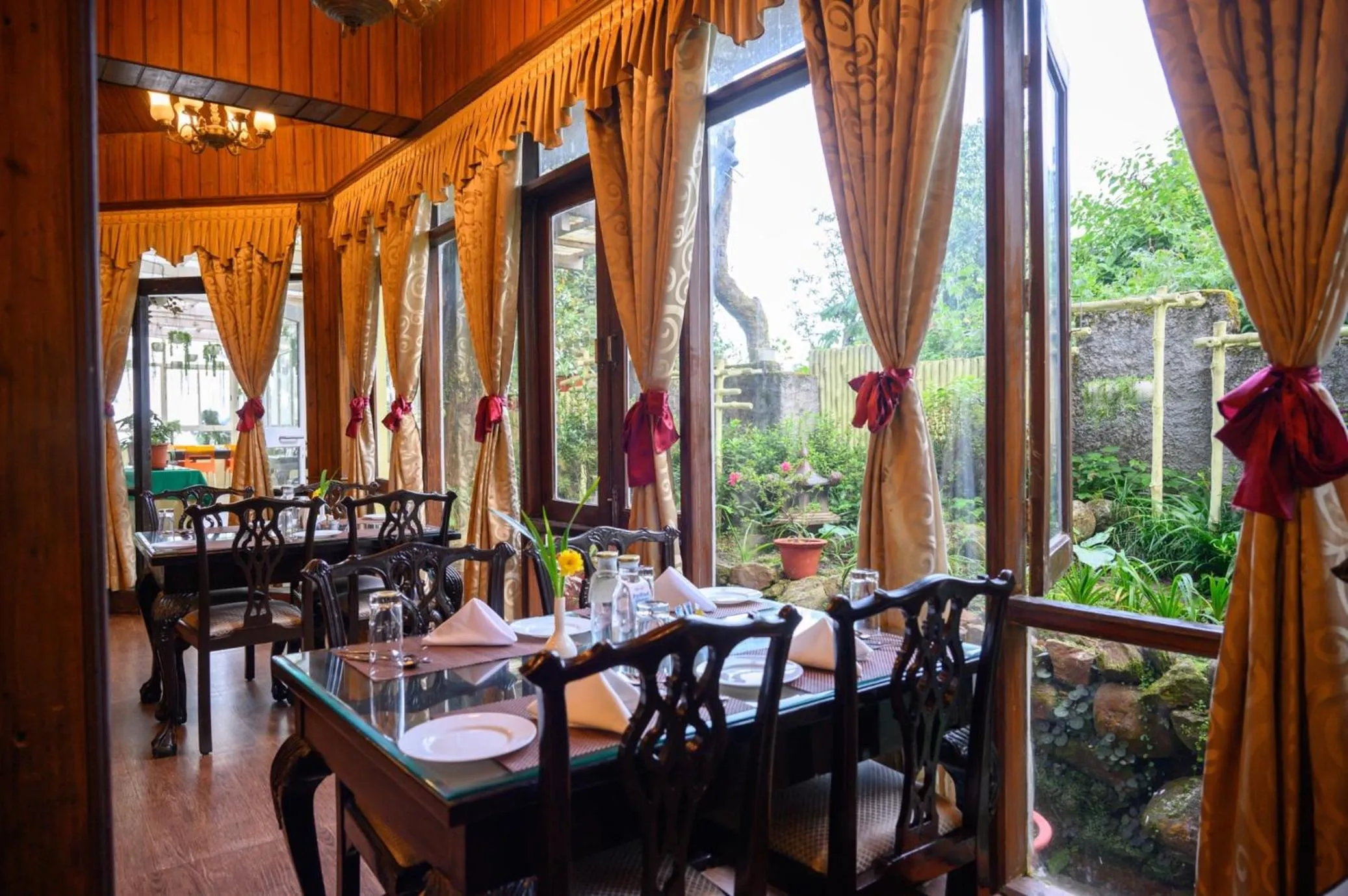 Restaurant/places to eat in Sinclairs Darjeeling