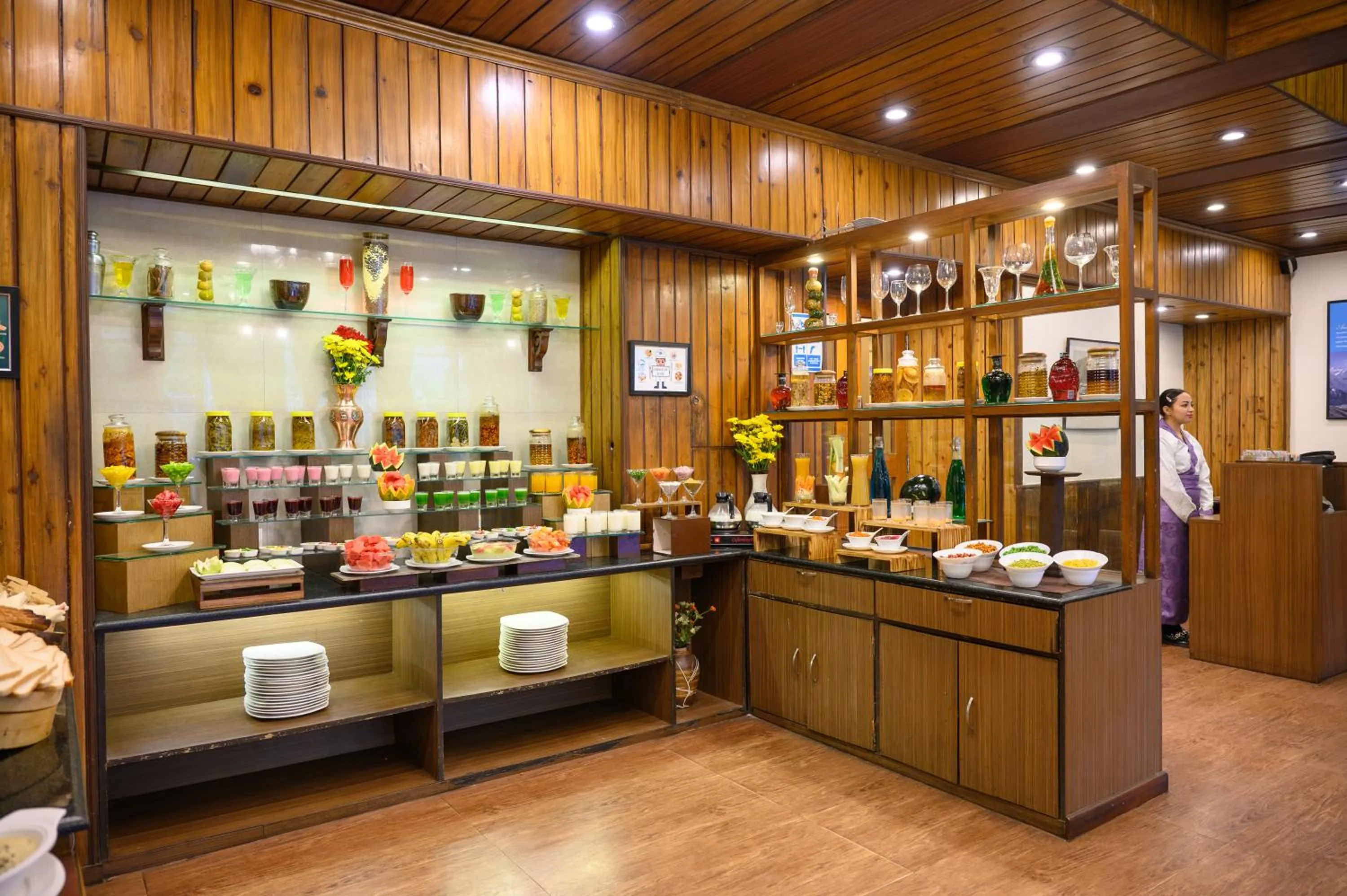 Breakfast in Sinclairs Darjeeling