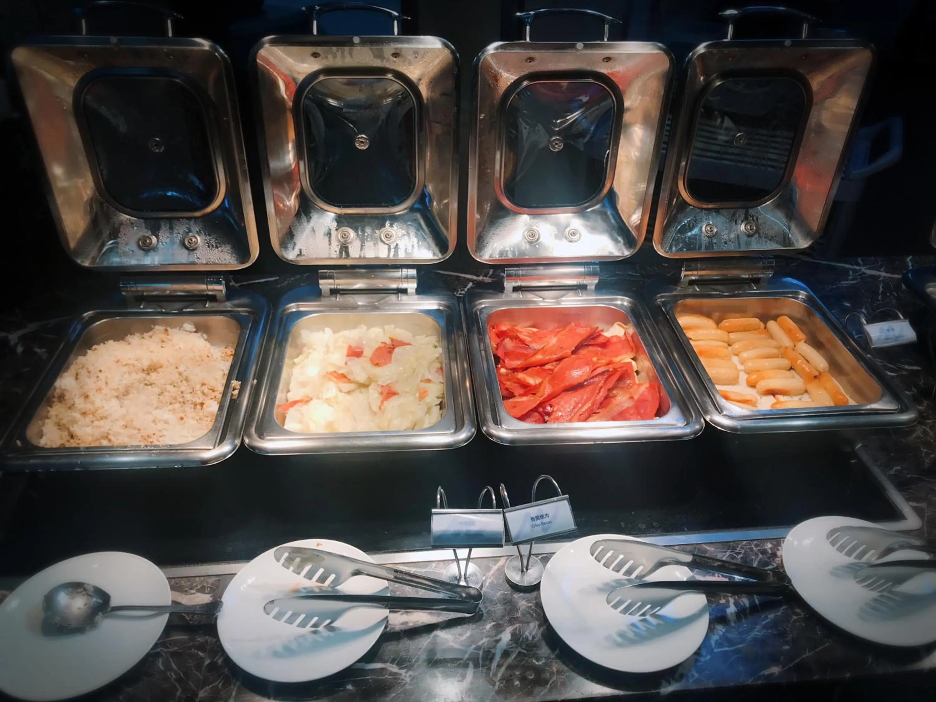 Buffet breakfast in Chongqing Liyuan Hotel