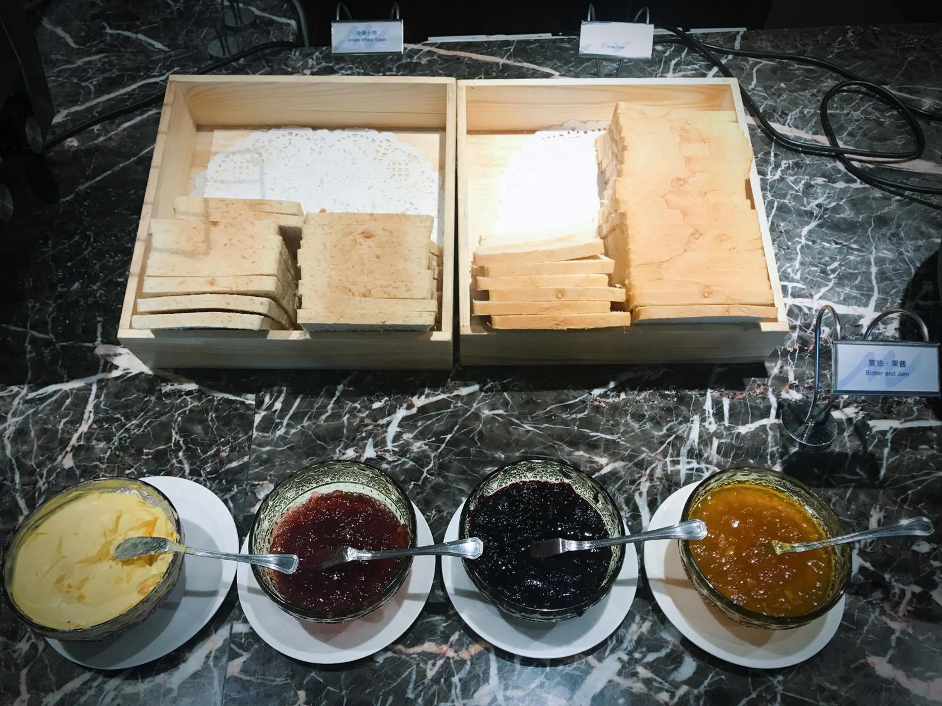 Buffet breakfast in Chongqing Liyuan Hotel