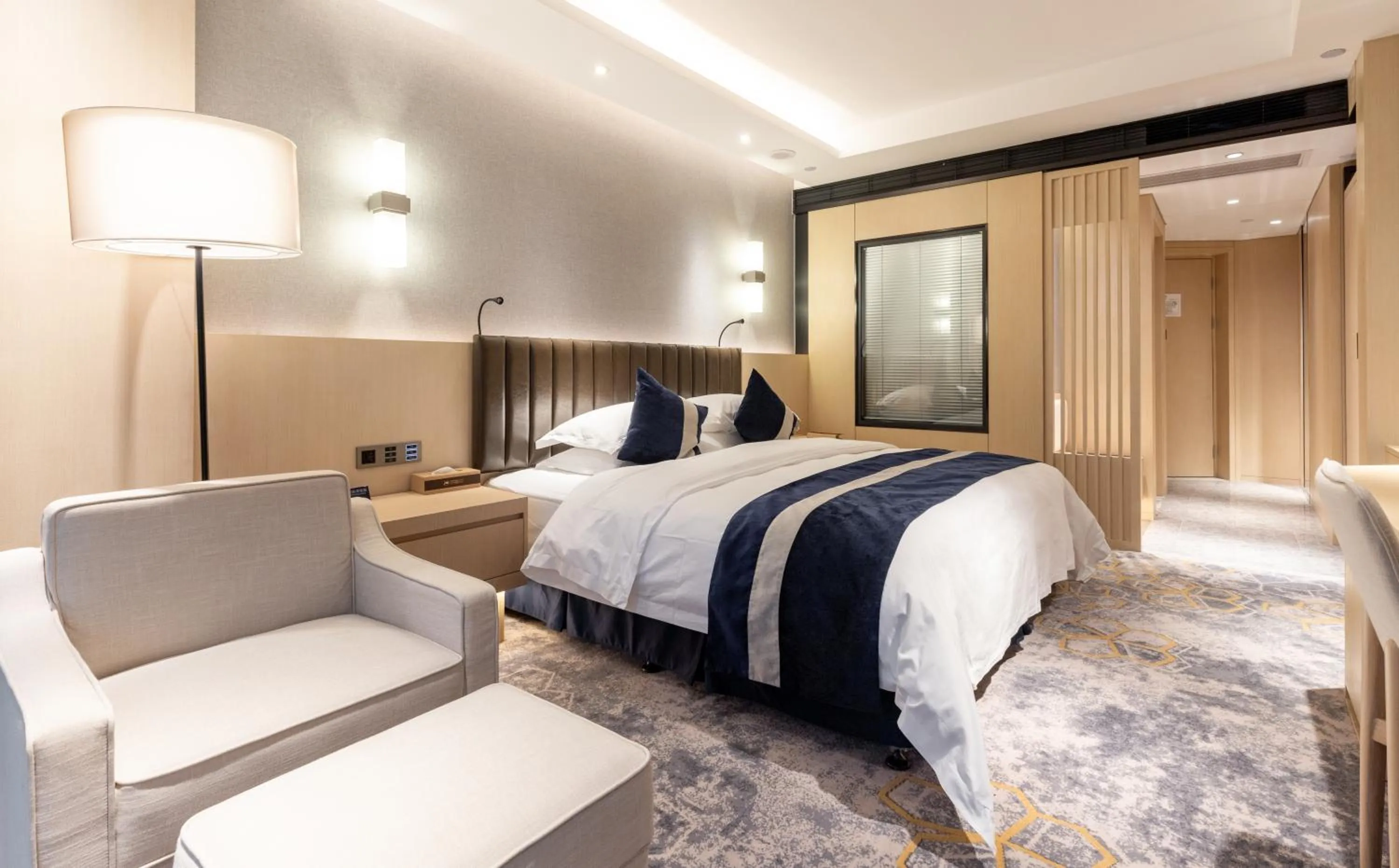 Photo of the whole room, Bed in Chongqing Liyuan Hotel