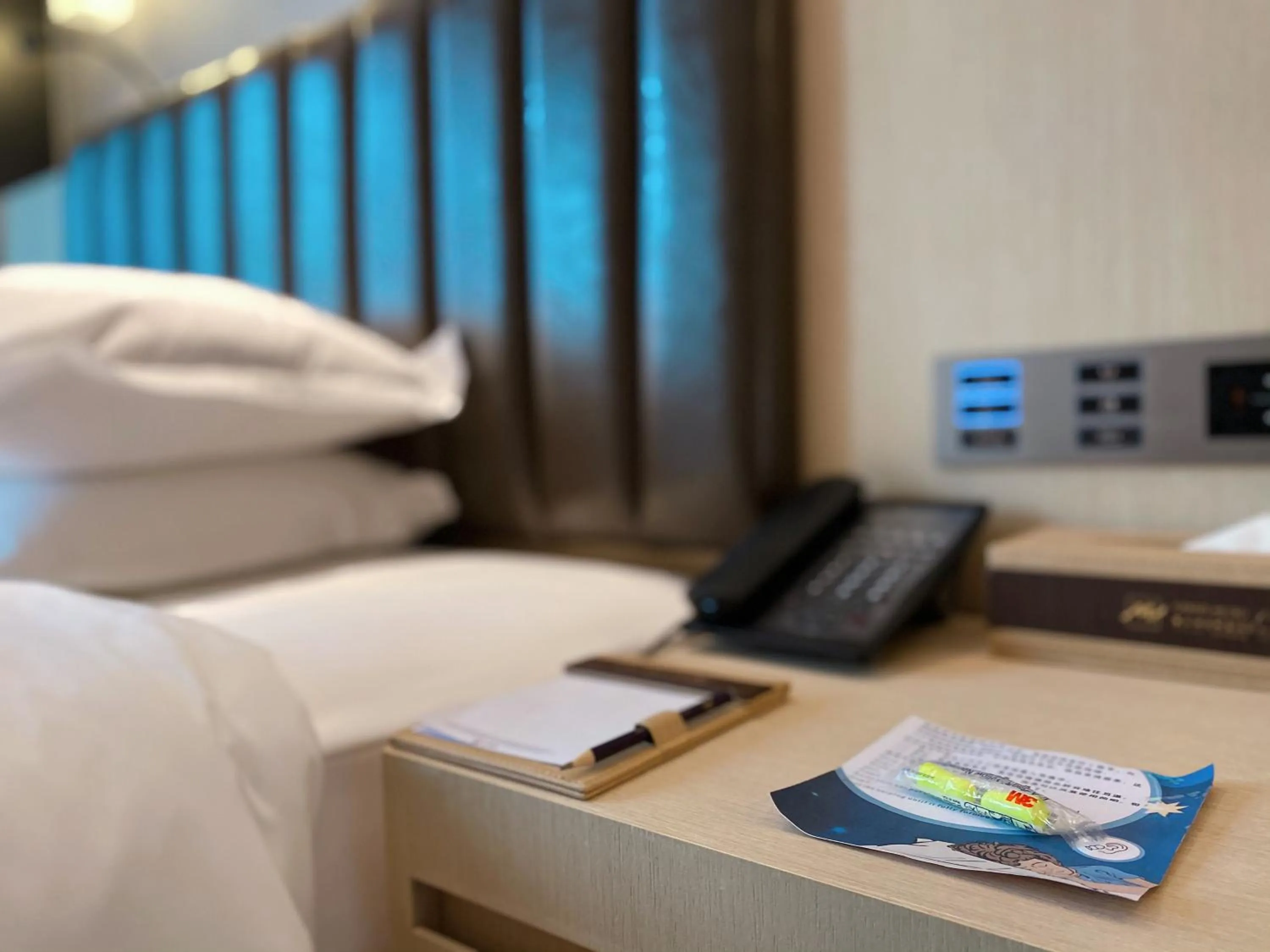 Bed in Chongqing Liyuan Hotel