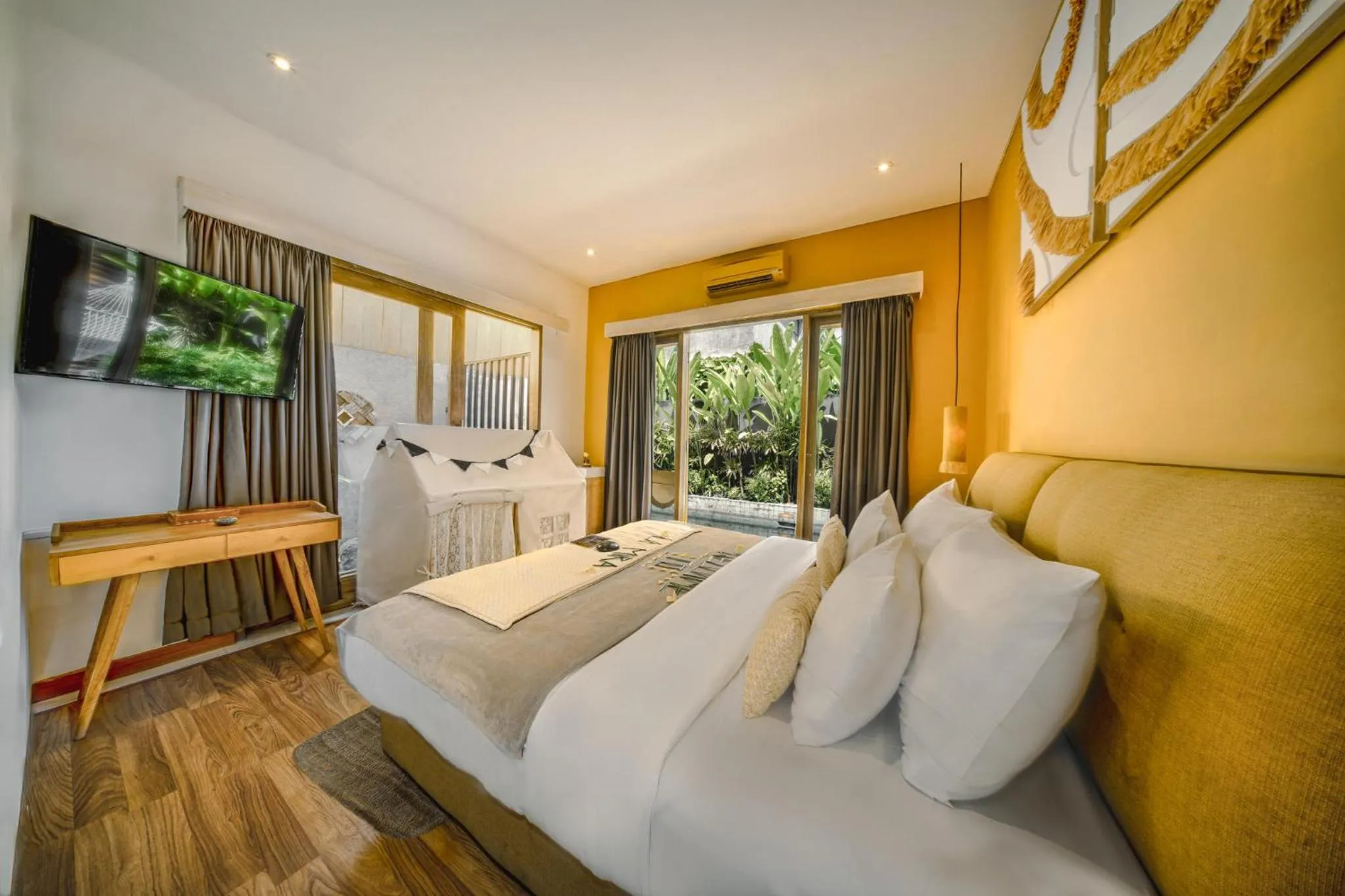 Bedroom, Bed in La Mira Villa Seminyak by Ini Vie Hospitality