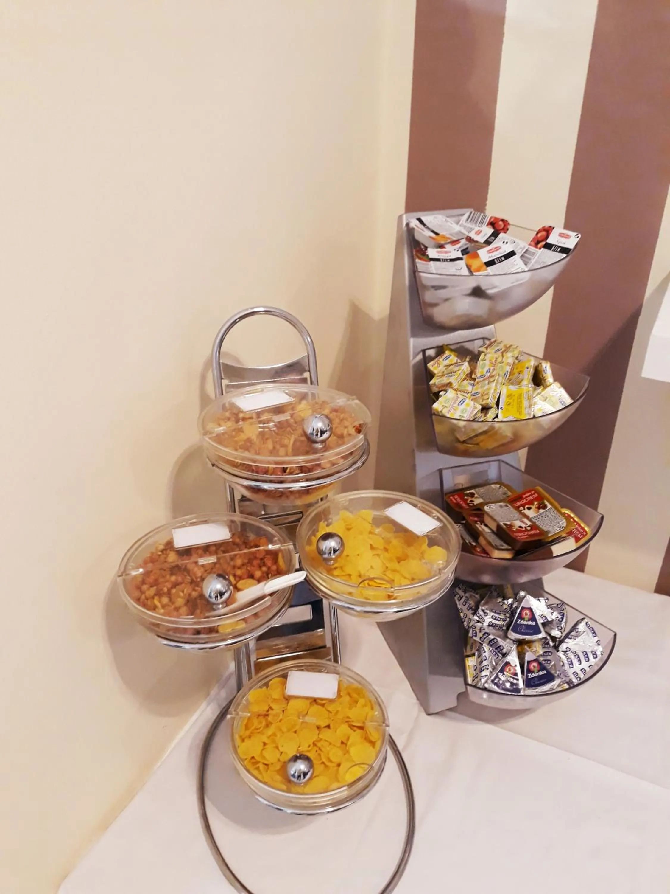 Buffet breakfast in Hotel M