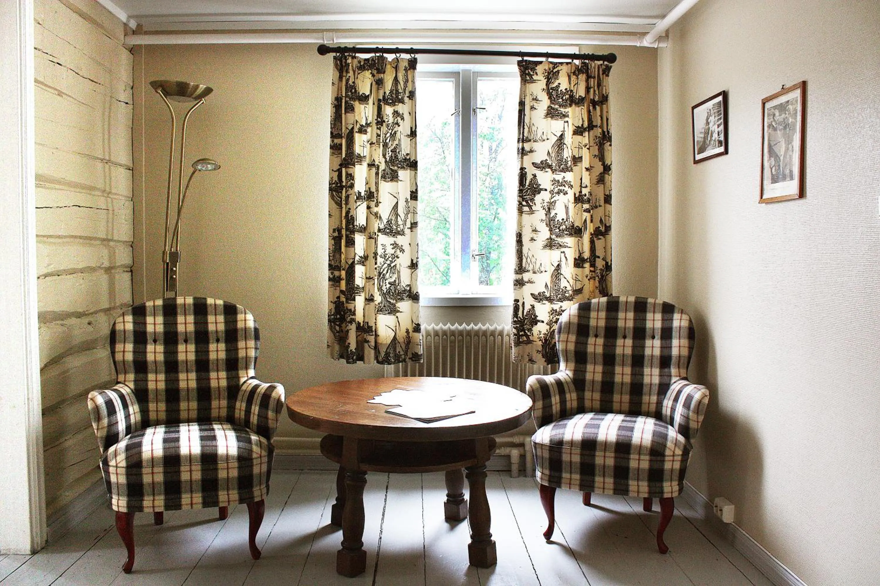 Seating area in Rundhaug Gjestegard