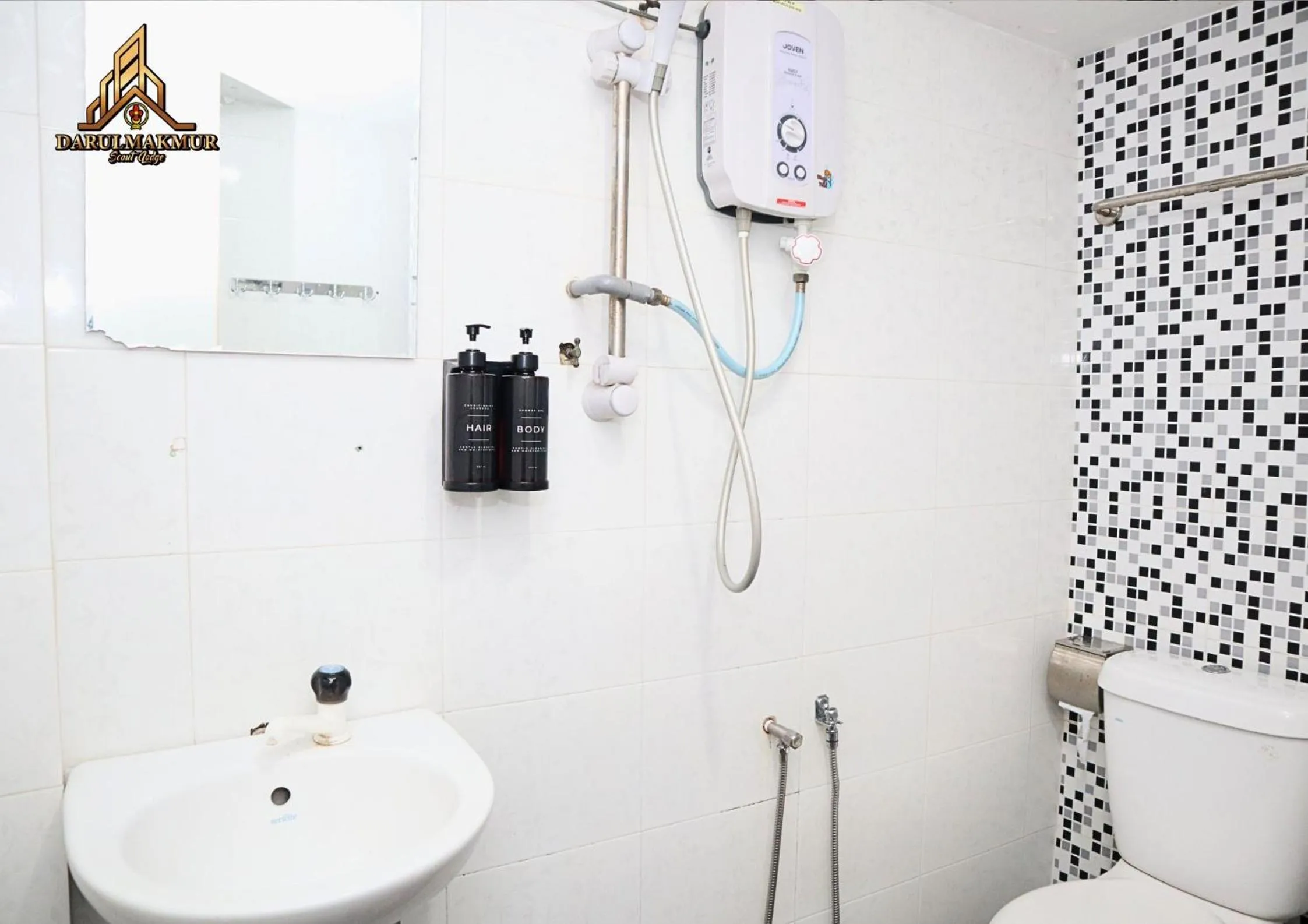 Shower in DarulMakmur Scout Lodge