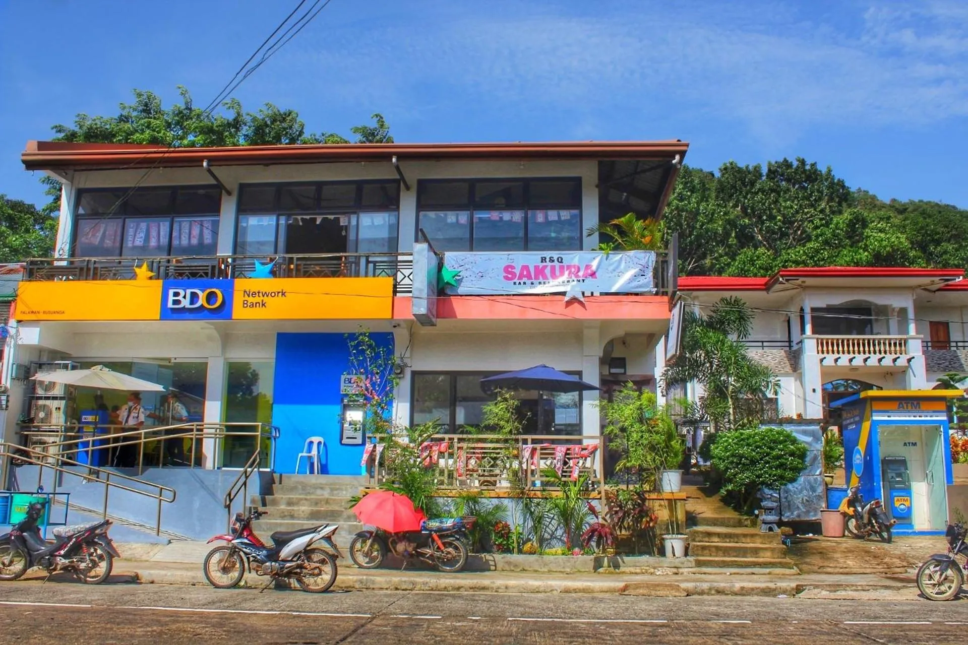 Restaurant/places to eat in White Summerville Tourist Inn