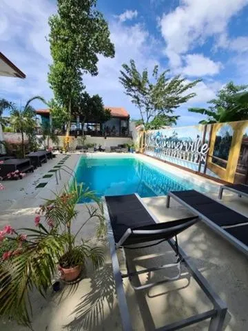 Swimming pool in White Summerville Tourist Inn