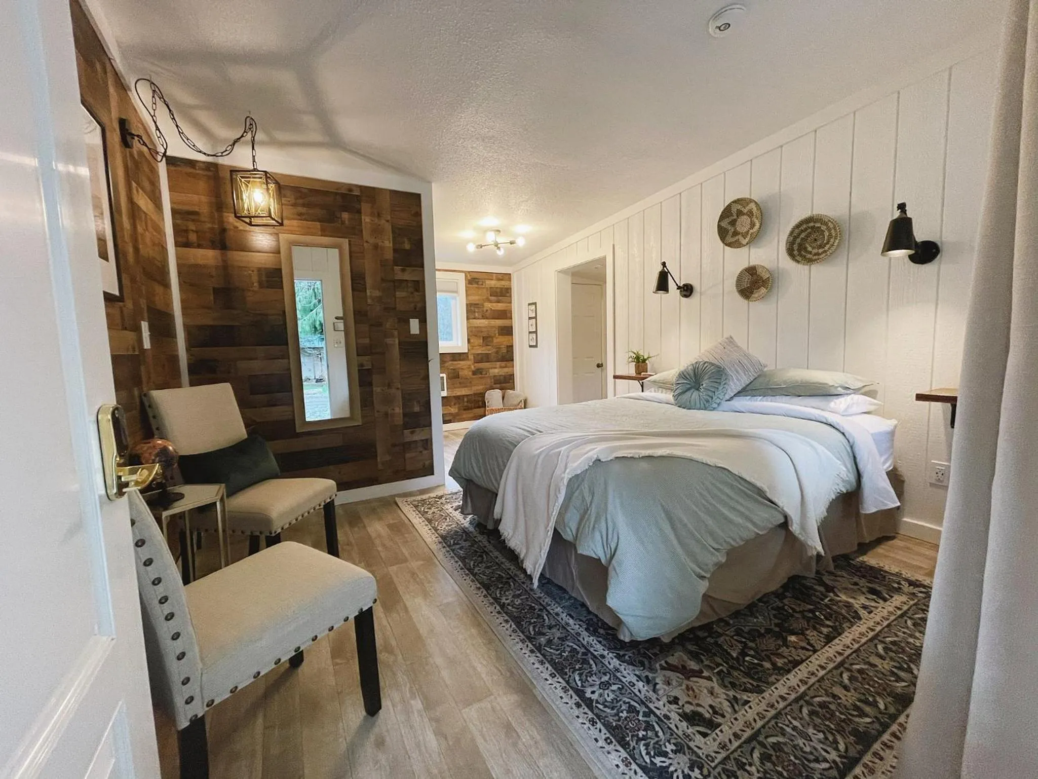 Bed in Emerald Valley Inn