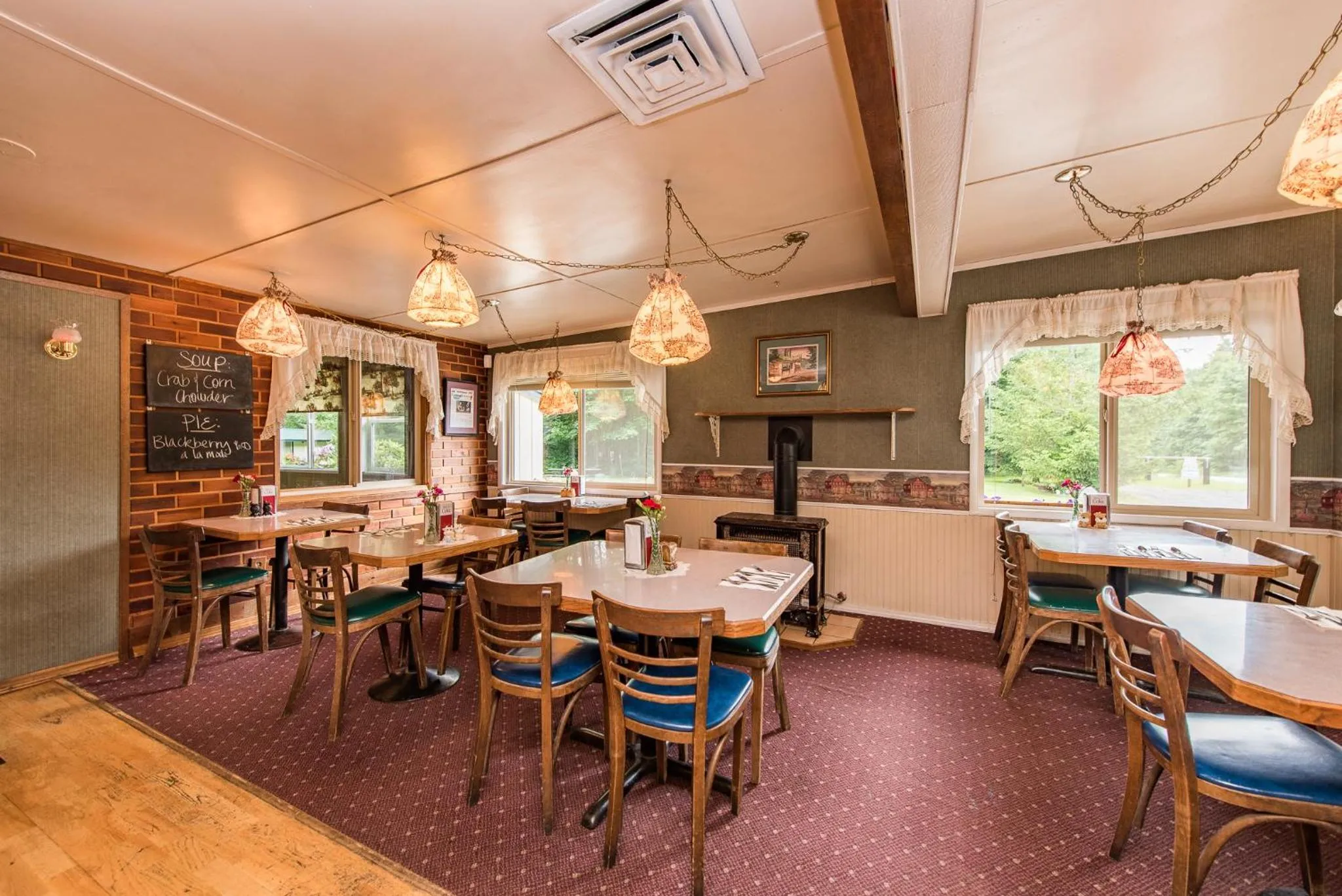 Restaurant/places to eat in Emerald Valley Inn