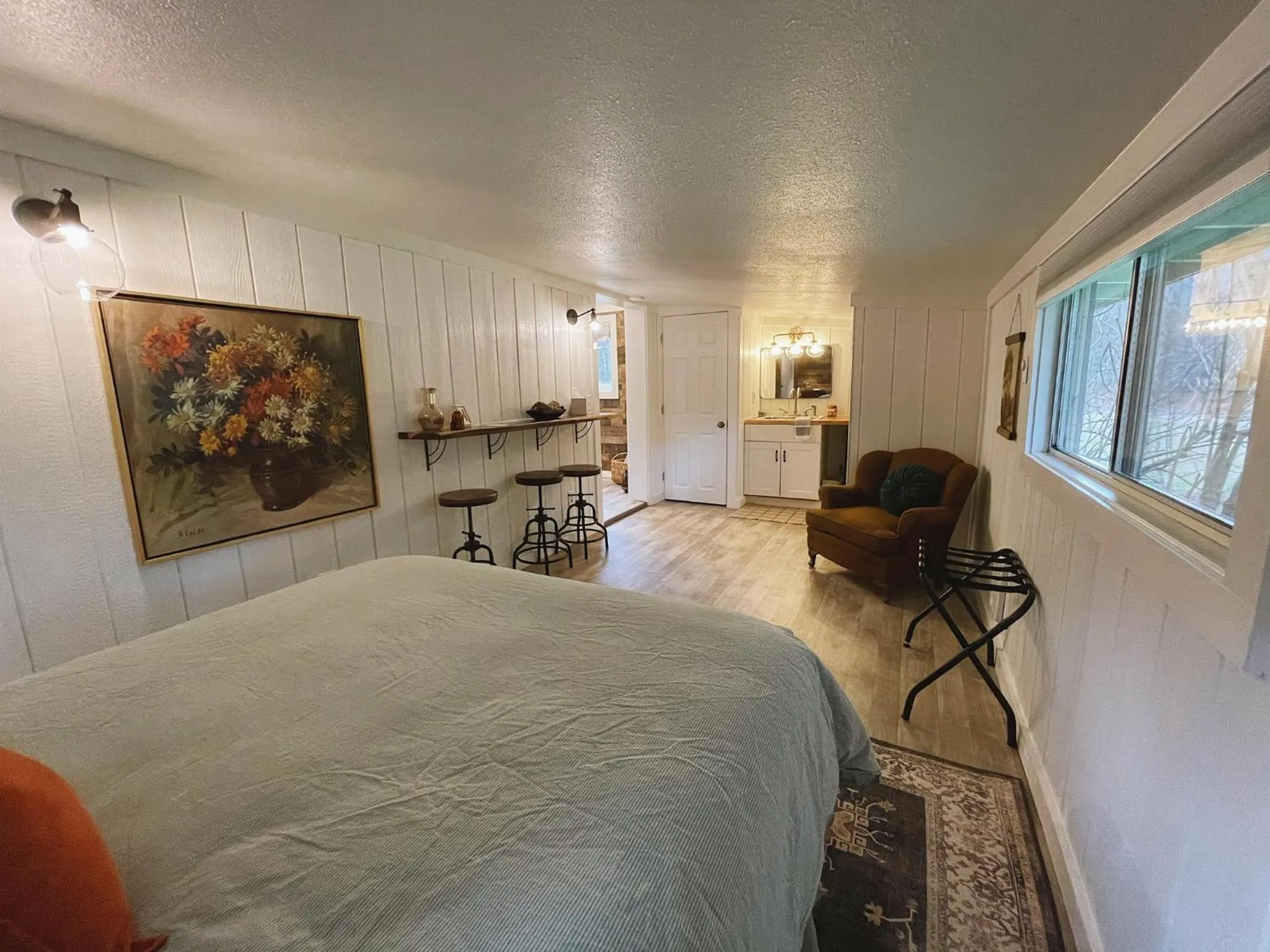 Bed in Emerald Valley Inn