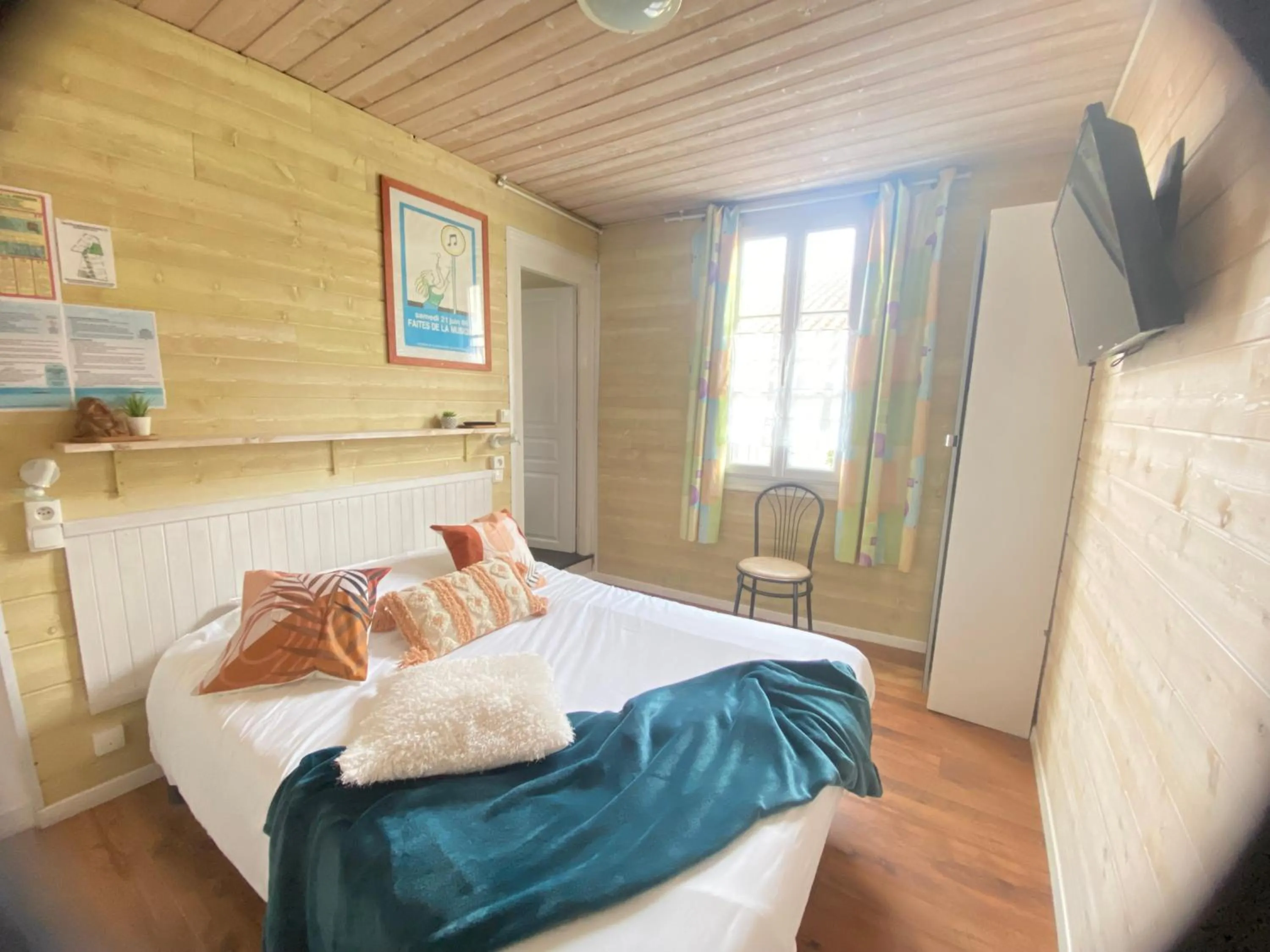 Photo of the whole room, Bed in Hotel de l'Atlantique