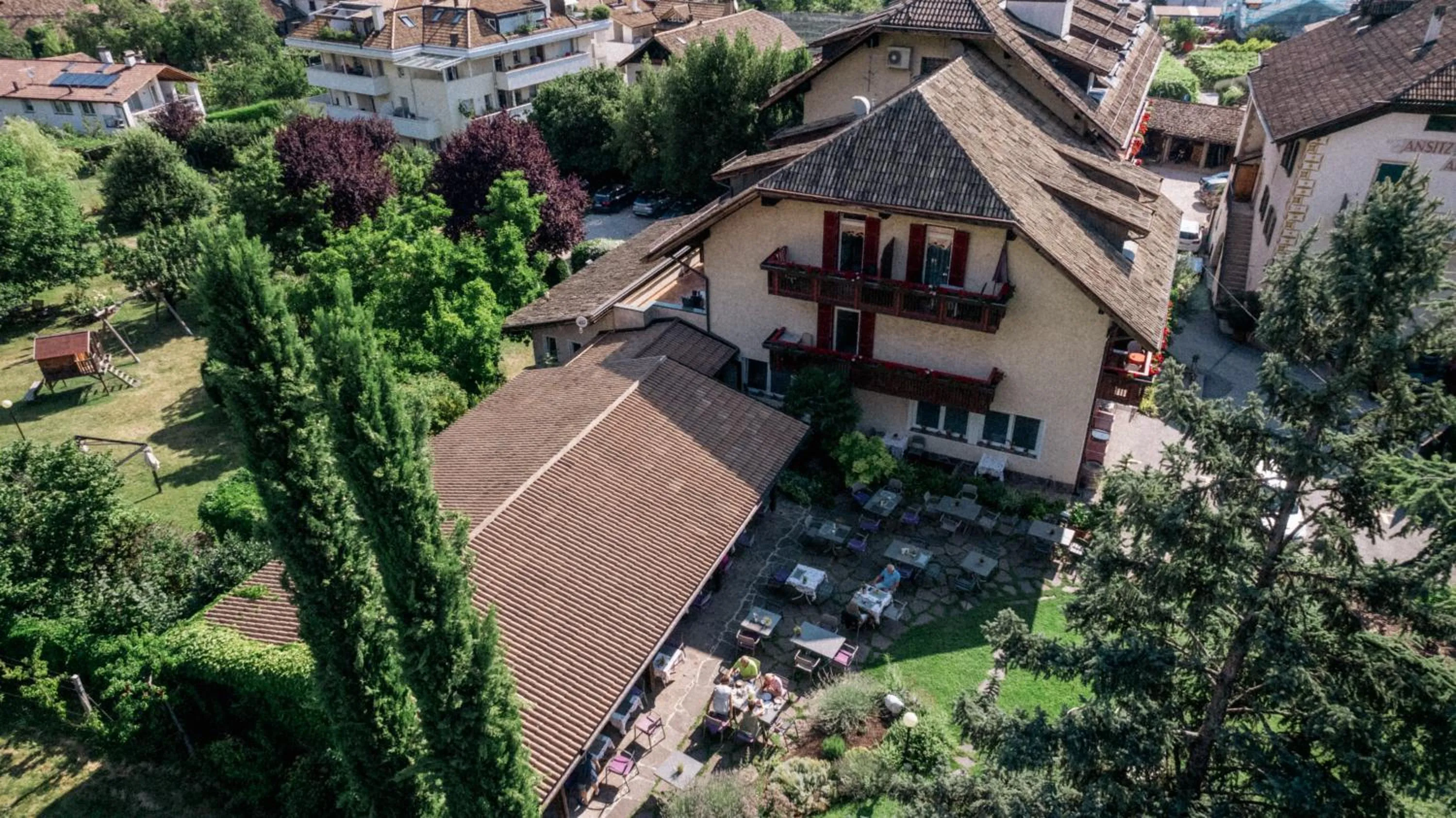 Neighbourhood in Angerburg Blumenhotel