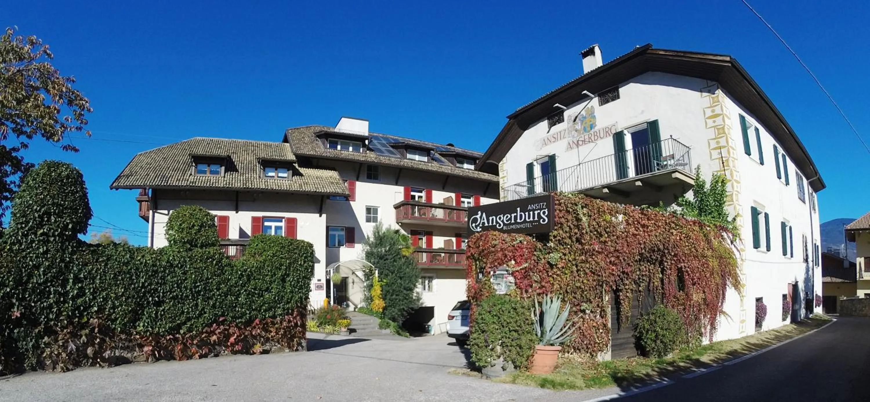 Facade/entrance in Angerburg Blumenhotel