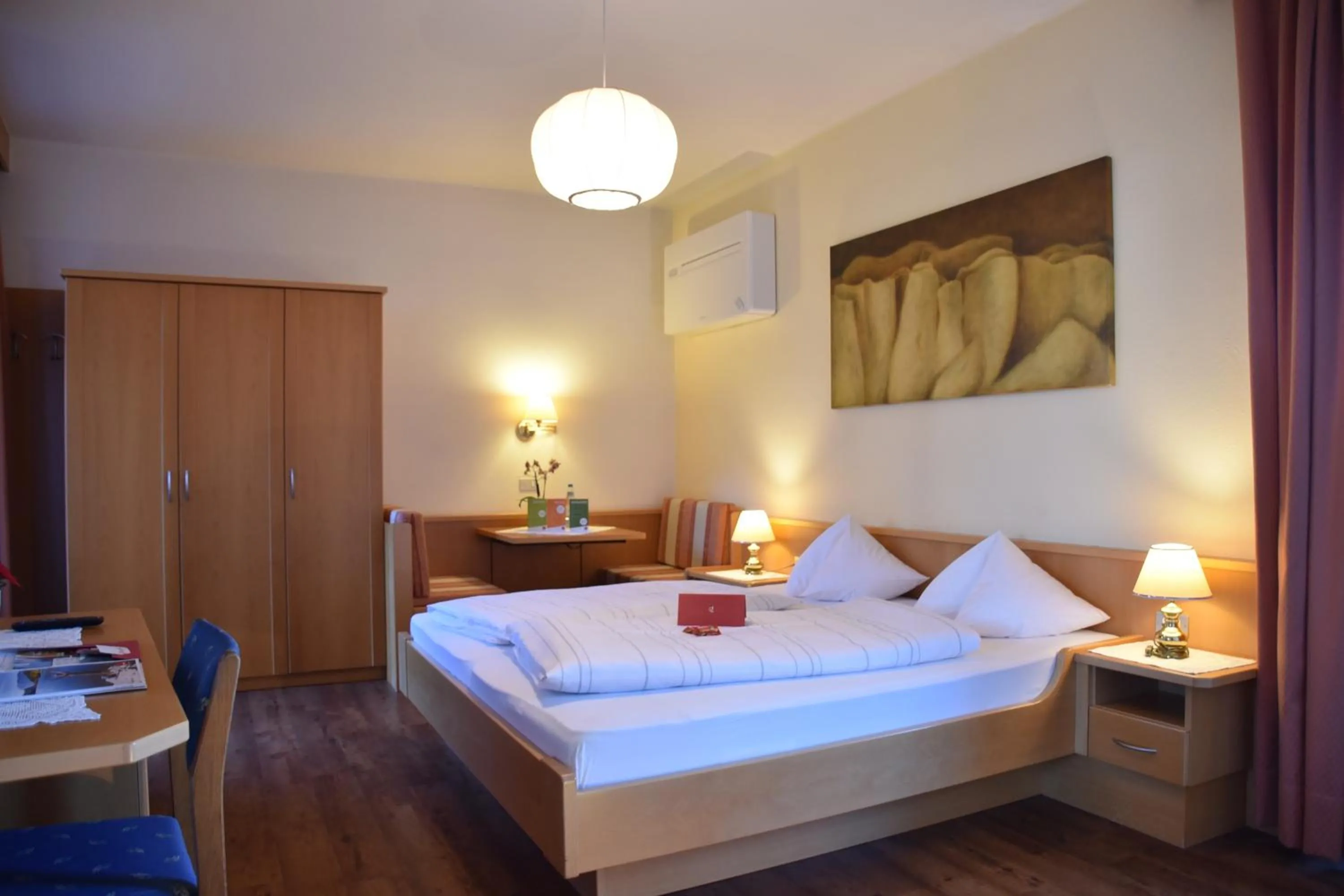 Photo of the whole room, Bed in Angerburg Blumenhotel