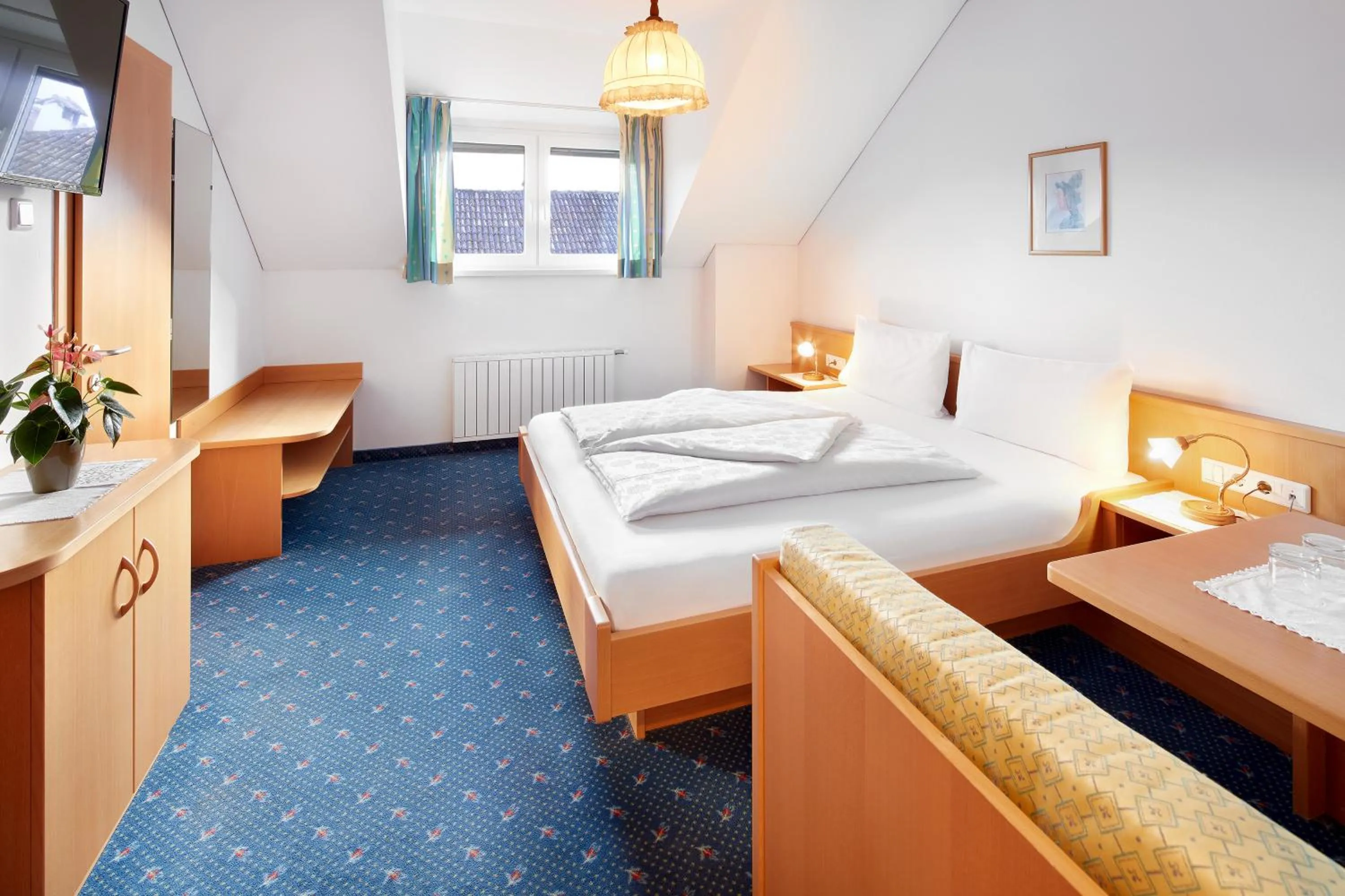 Standard Double Room - single occupancy in Angerburg Blumenhotel