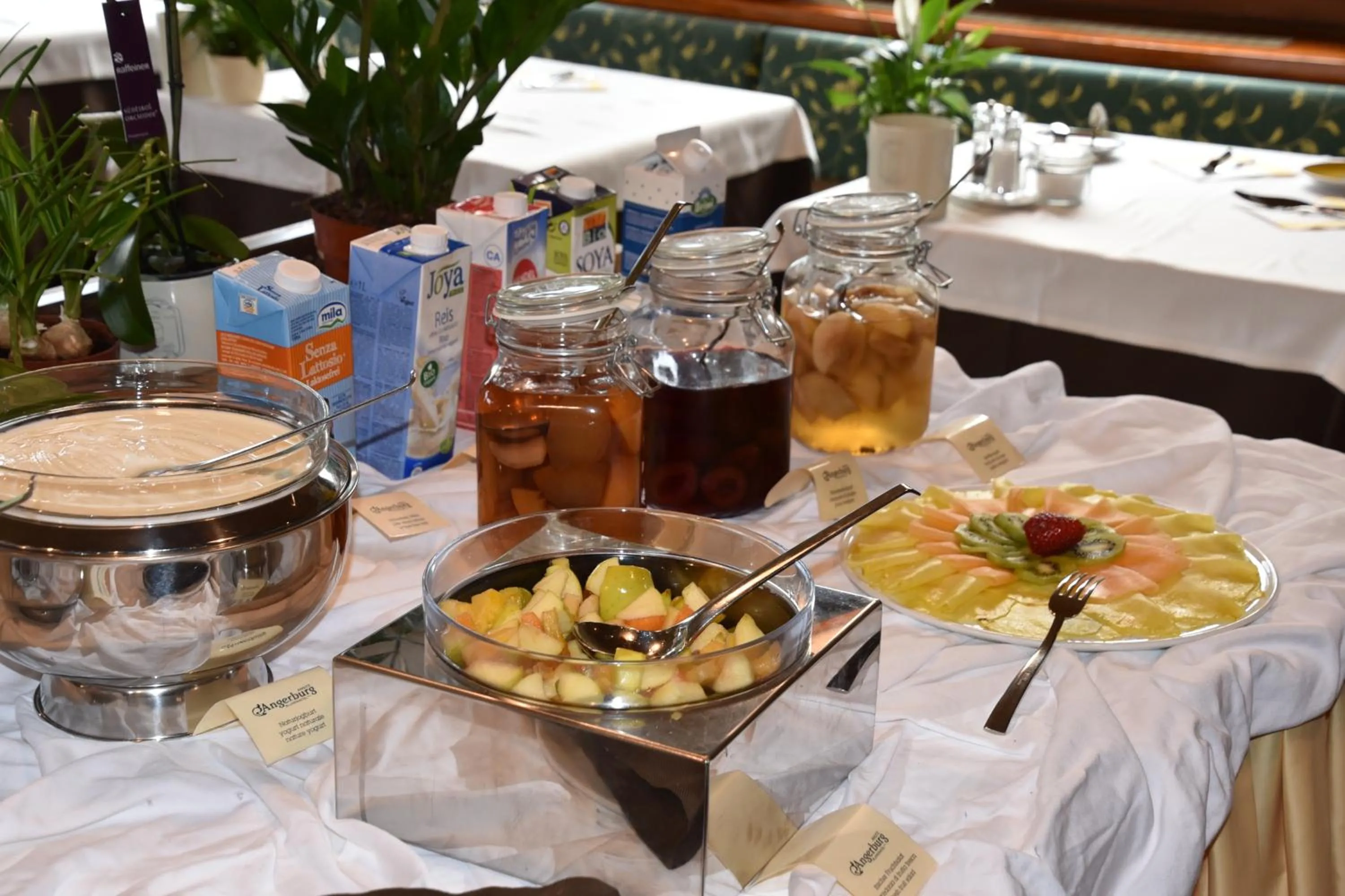 Breakfast in Angerburg Blumenhotel
