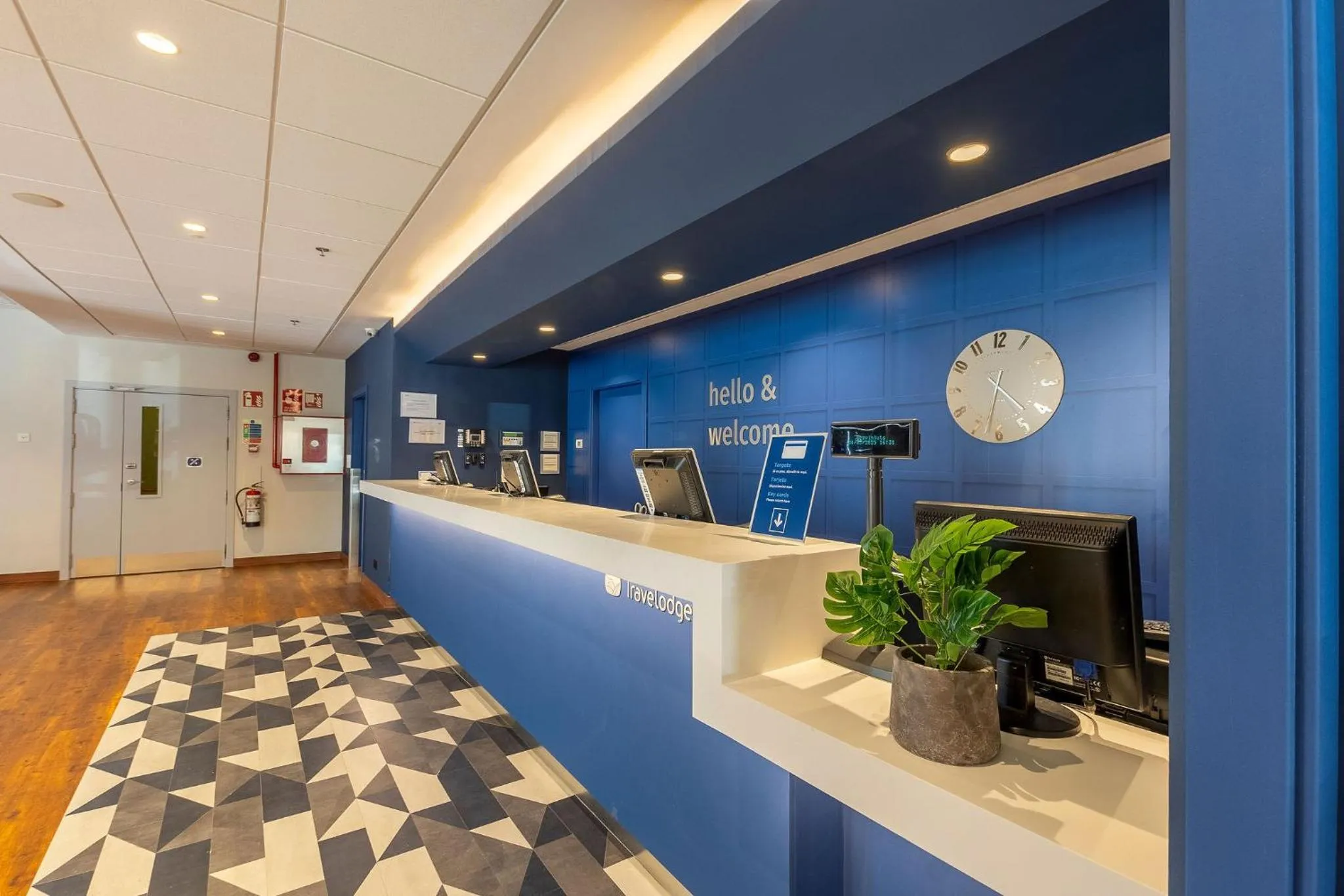 Lobby or reception in Travelodge Barcelona Poblenou