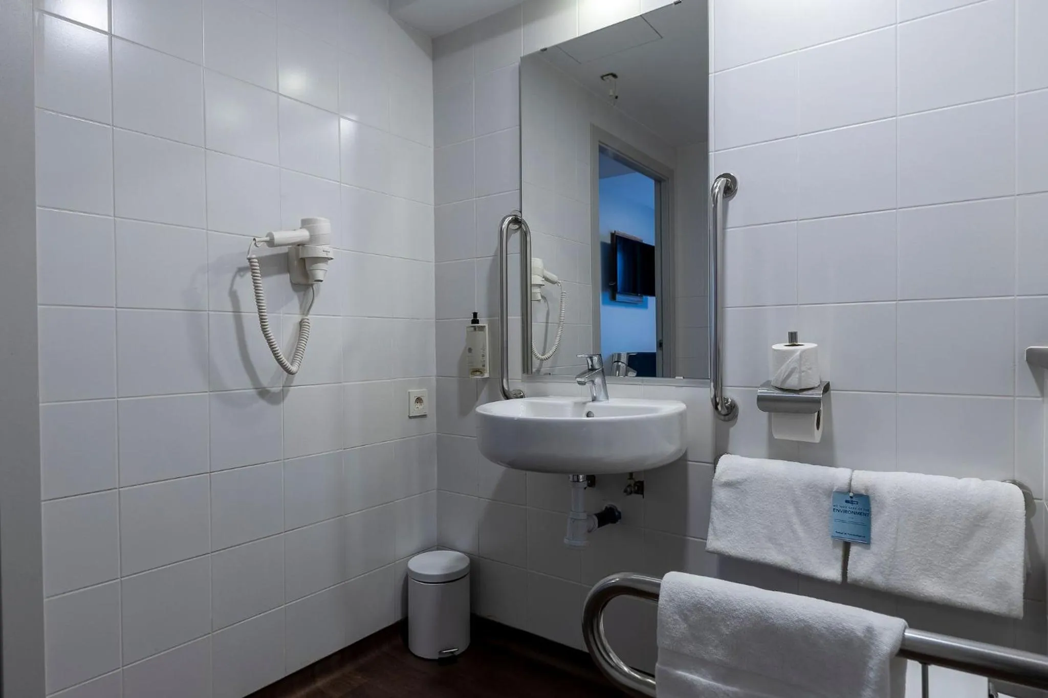 Bathroom in Travelodge Barcelona Poblenou