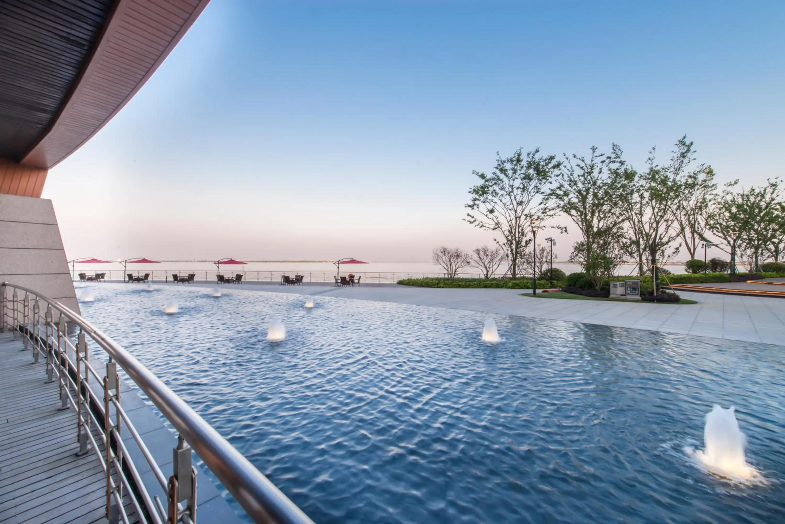 Swimming Pool in Siko Grand Hotel Suzhou Yangcheng
