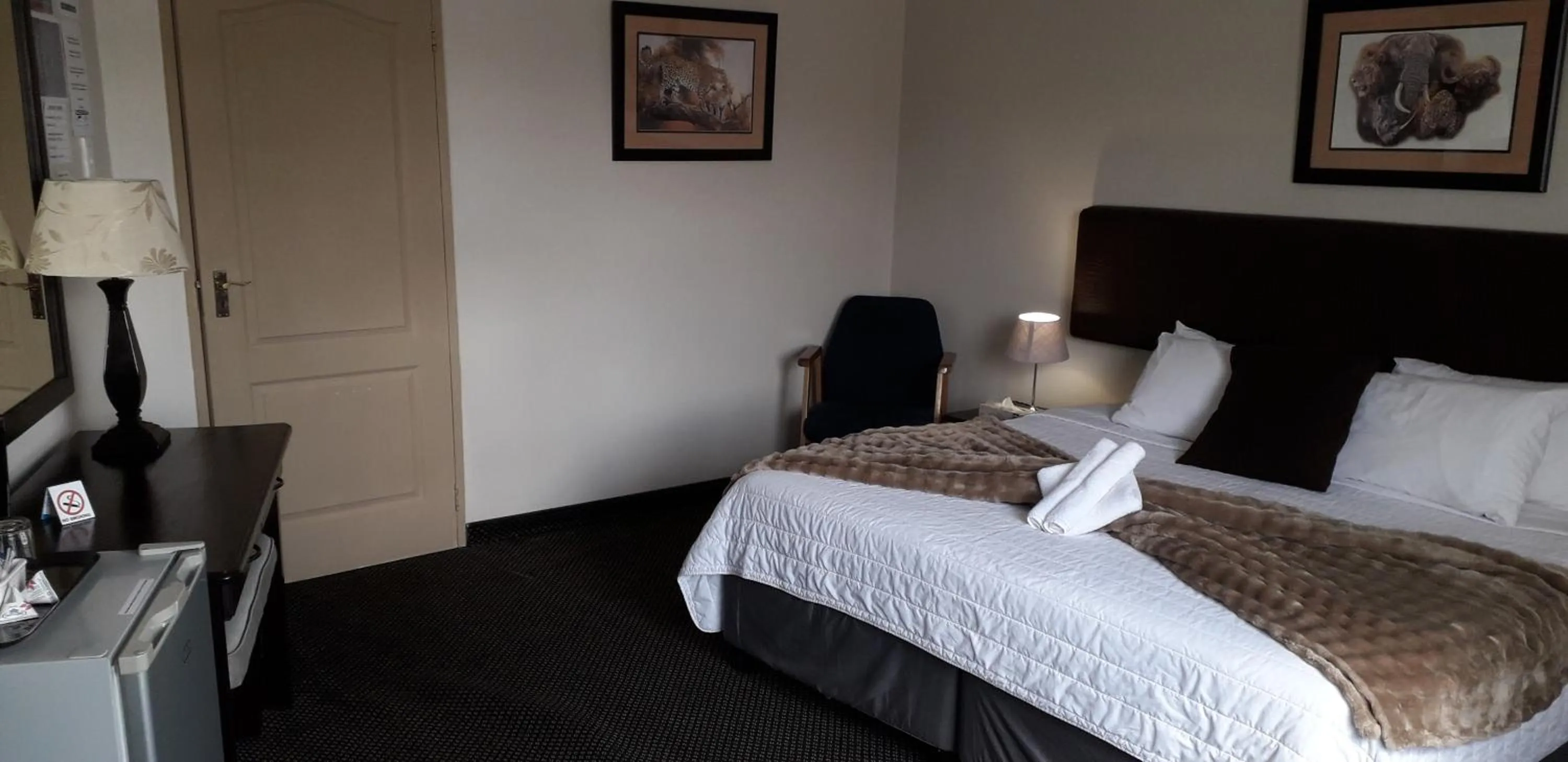 Bedroom, Bed in Kalahari Lodge Kimberley